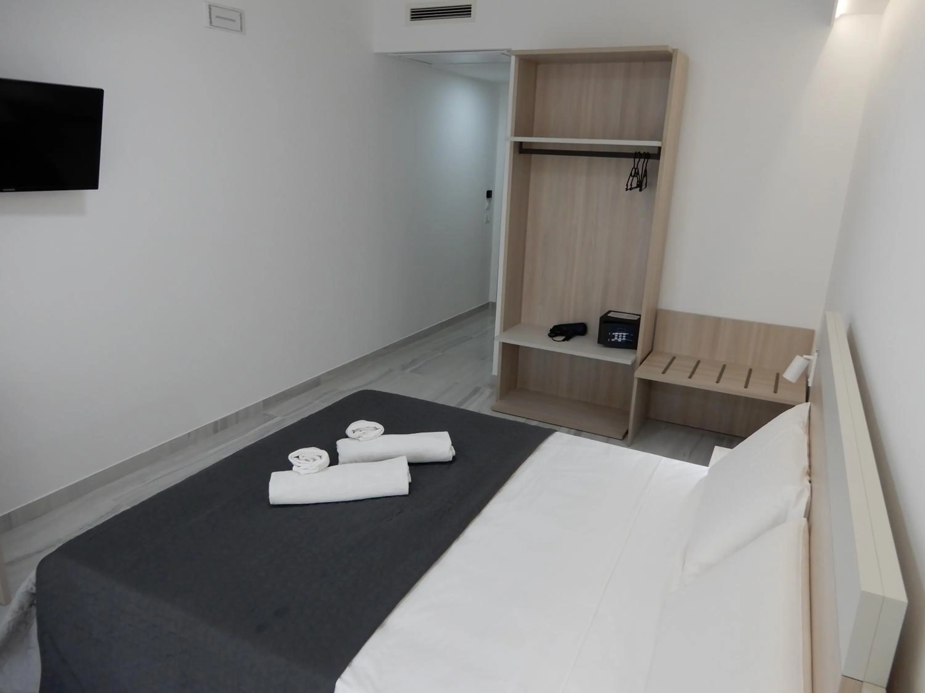 Double Room with Balcony in Middle Town Palace