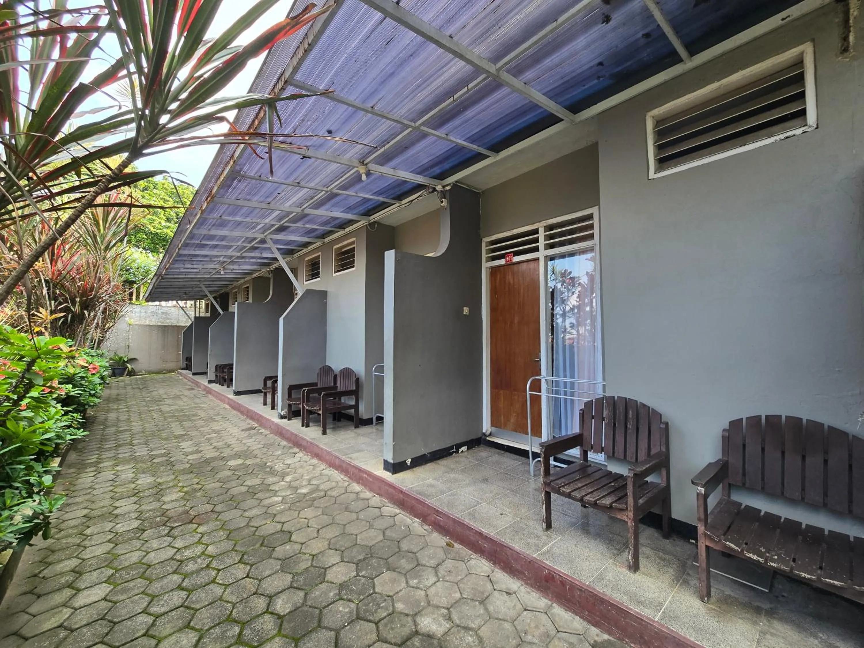 Single Room with Shower in Kusma Hotel Bandungan Semarang