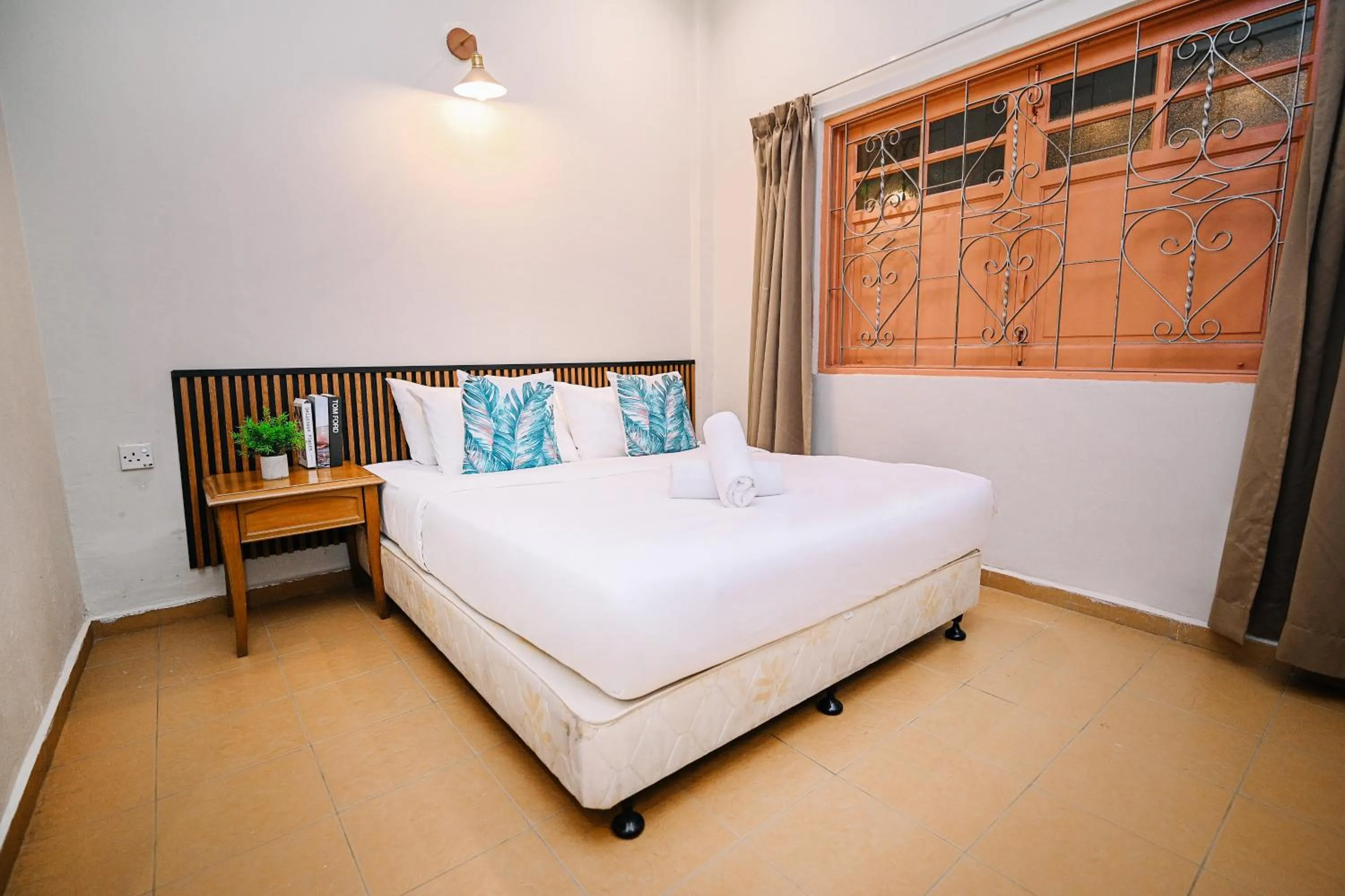 Deluxe Queen Room in Swing & Pillows - Jonker Street Malacca