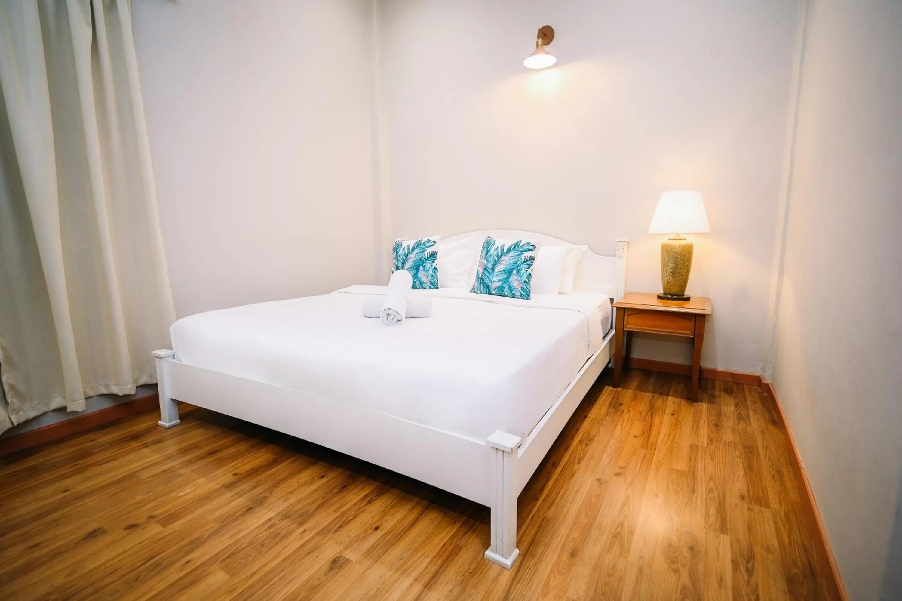 Deluxe King Room in Swing & Pillows - Jonker Street Malacca