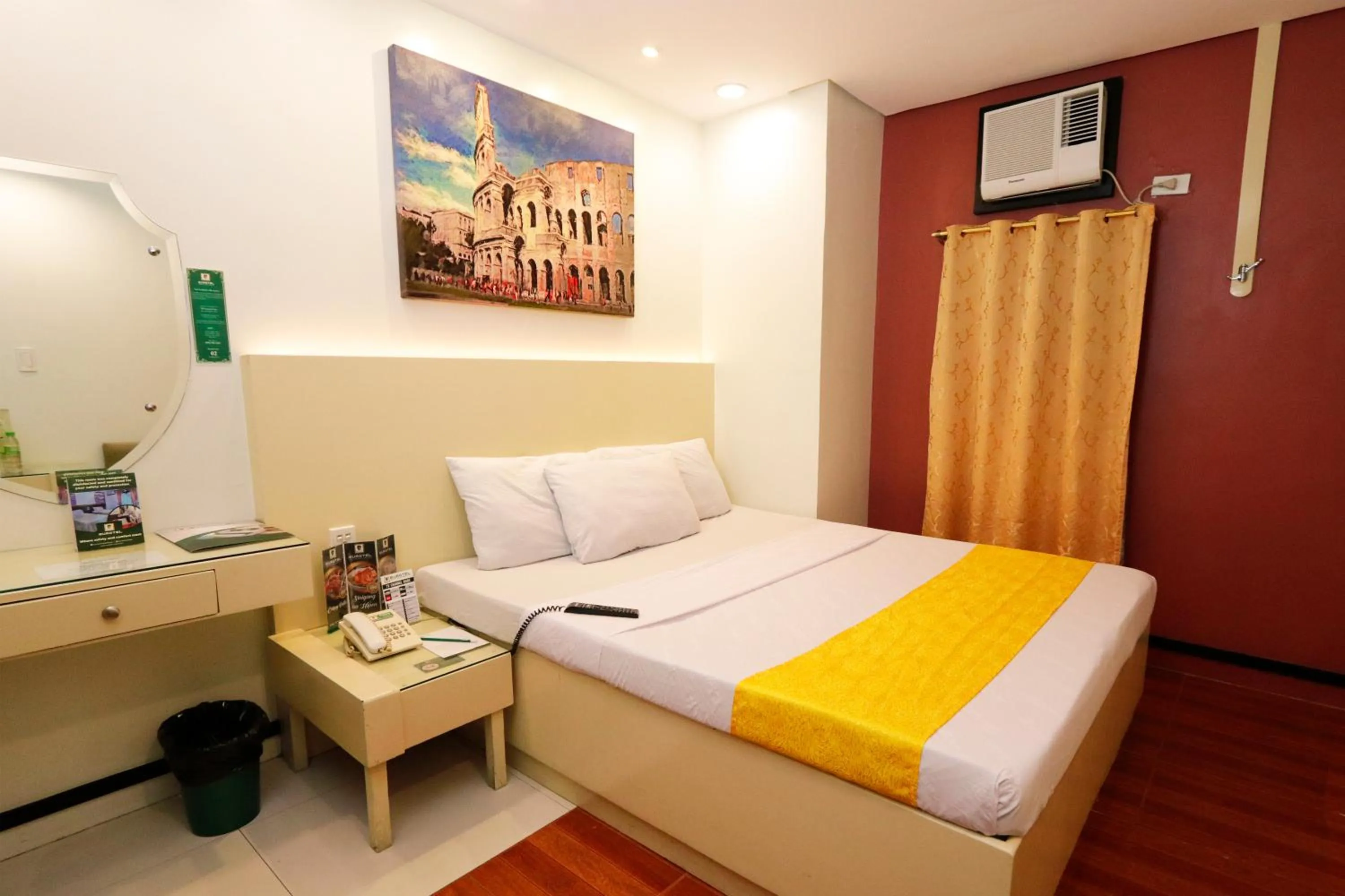 Standard Room in Eurotel Las Pinas