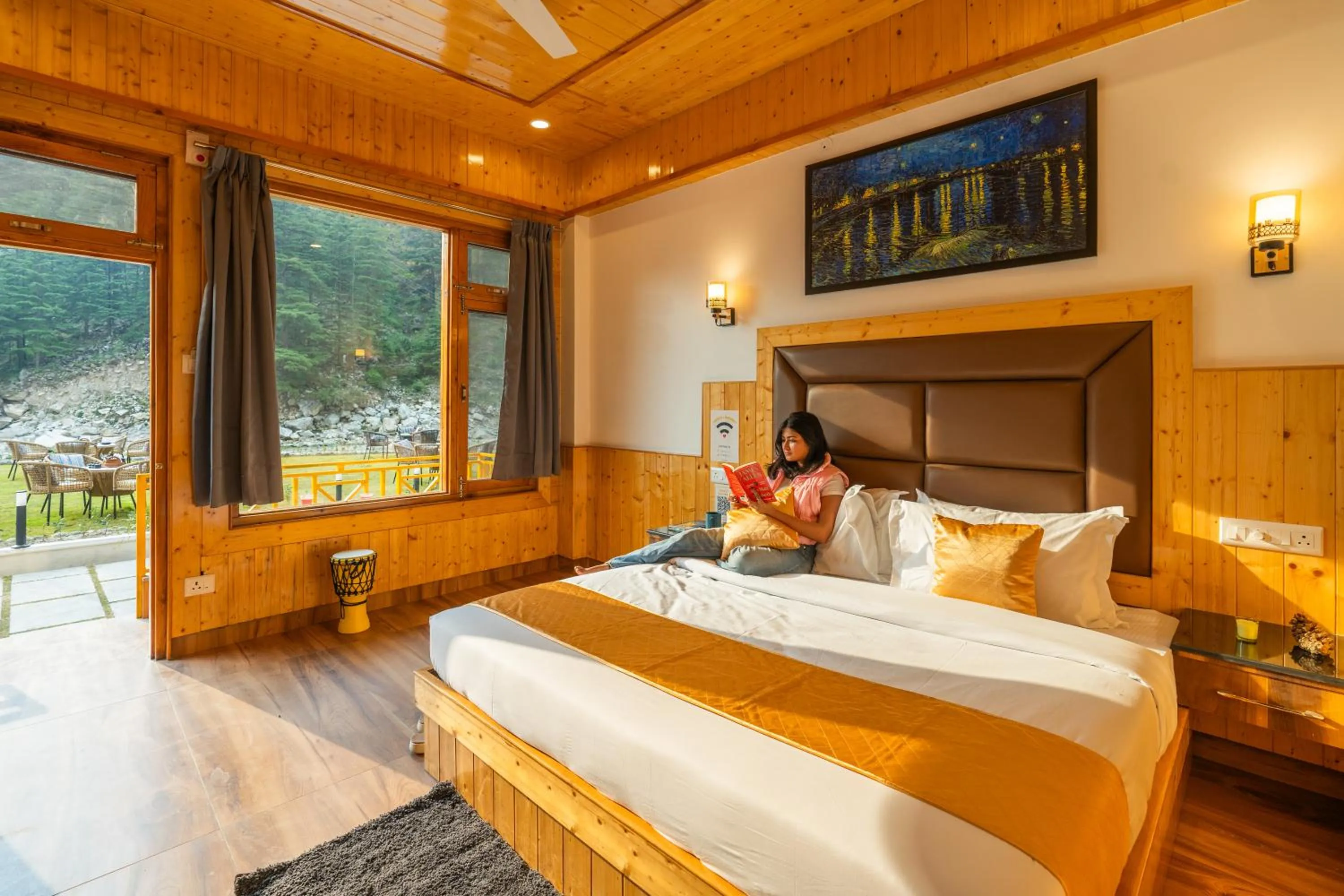 Deluxe Double Room with Balcony in The Social Stays Kasol