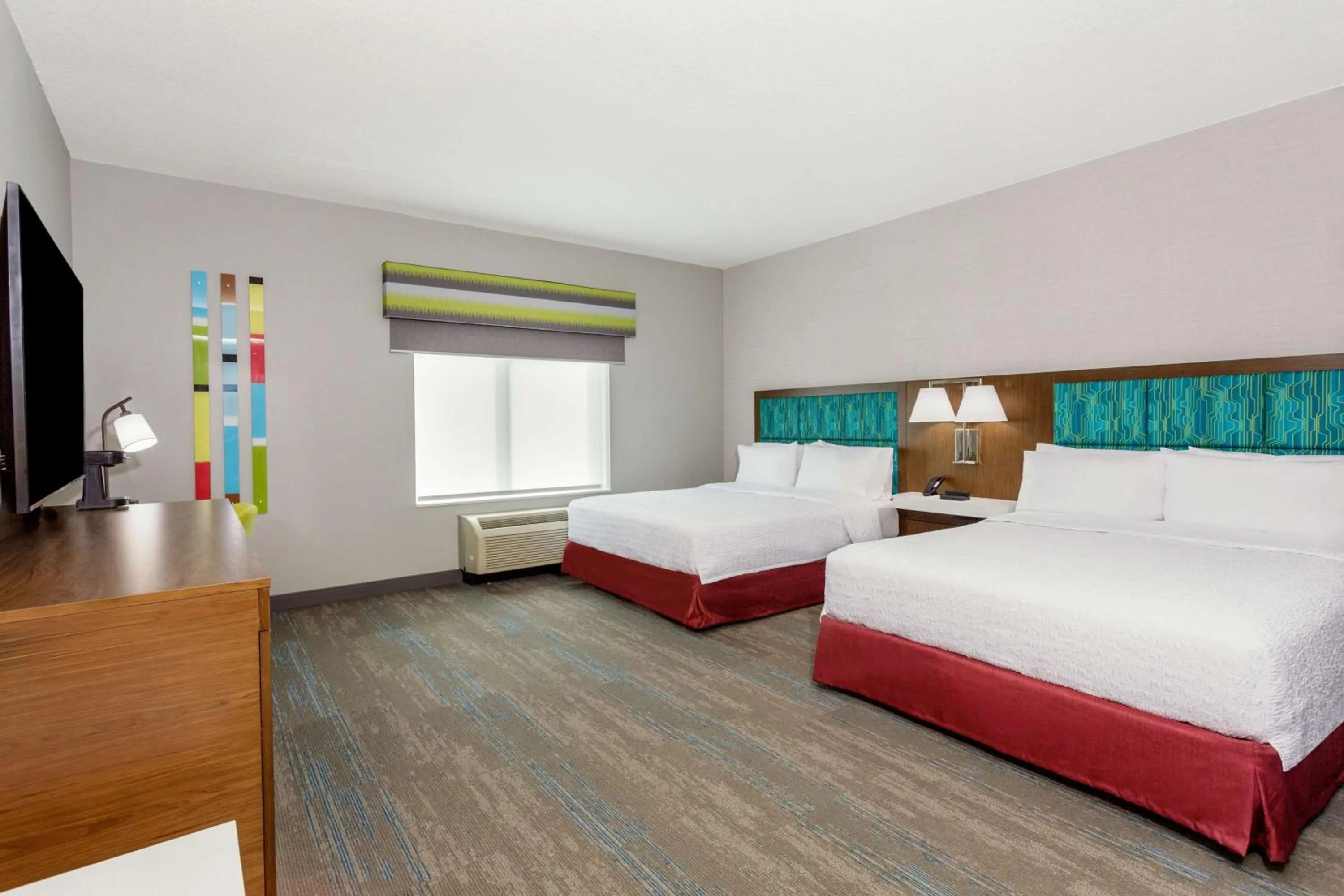 Queen Room with Two Queen Beds and Bath Tub - Mobility and Hearing Access in Hampton Inn By Hilton Ocoee Orlando