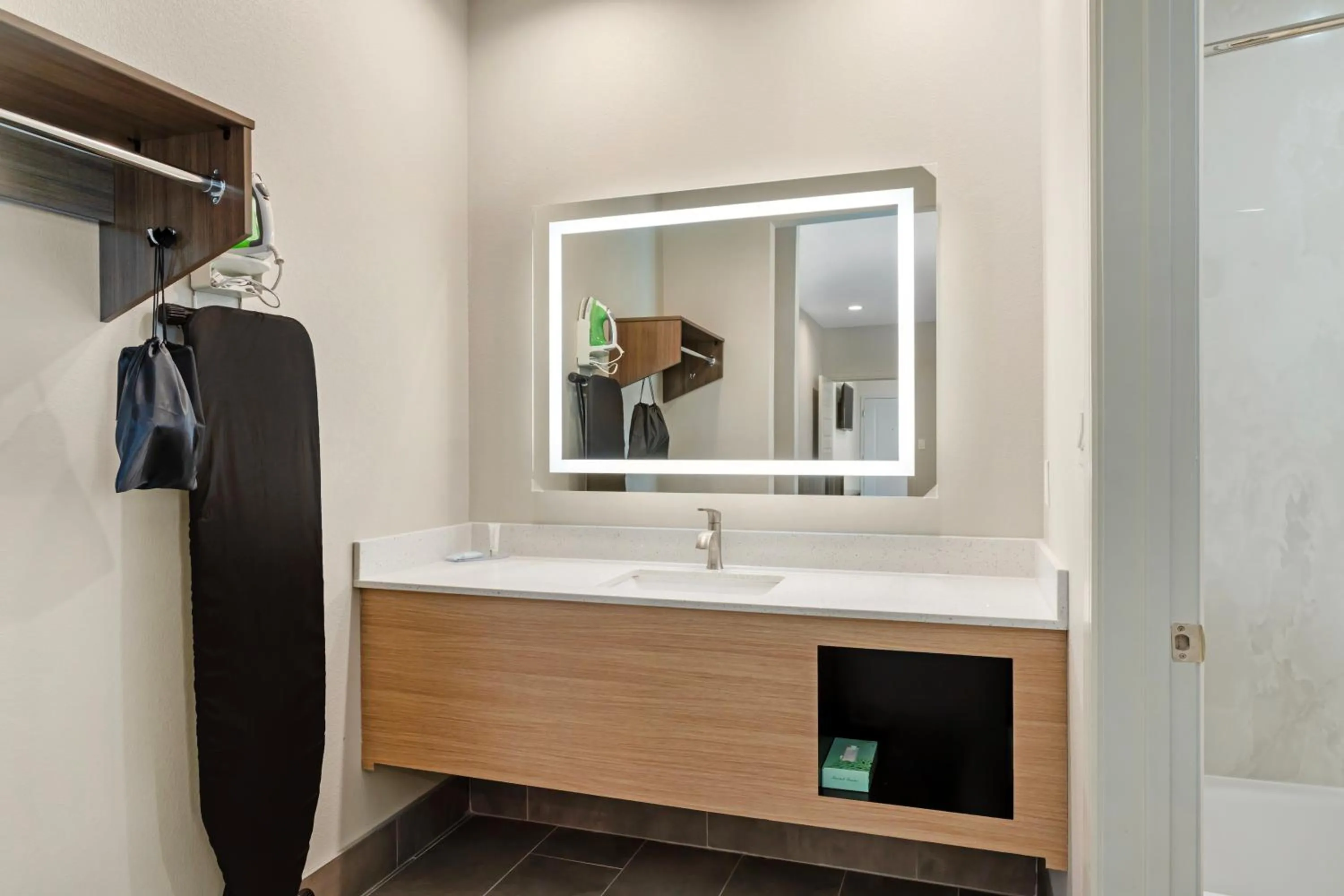 Efficiency Queen Suite with Two Queen Beds - Non Smoking in Clarion Pointe