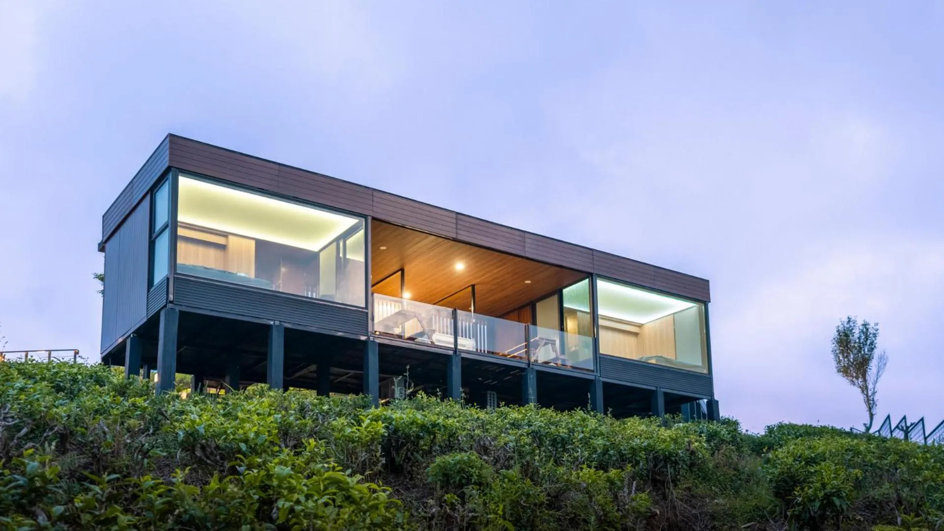 Royal Hot Tub in Bobocabin Sukawana, Bandung