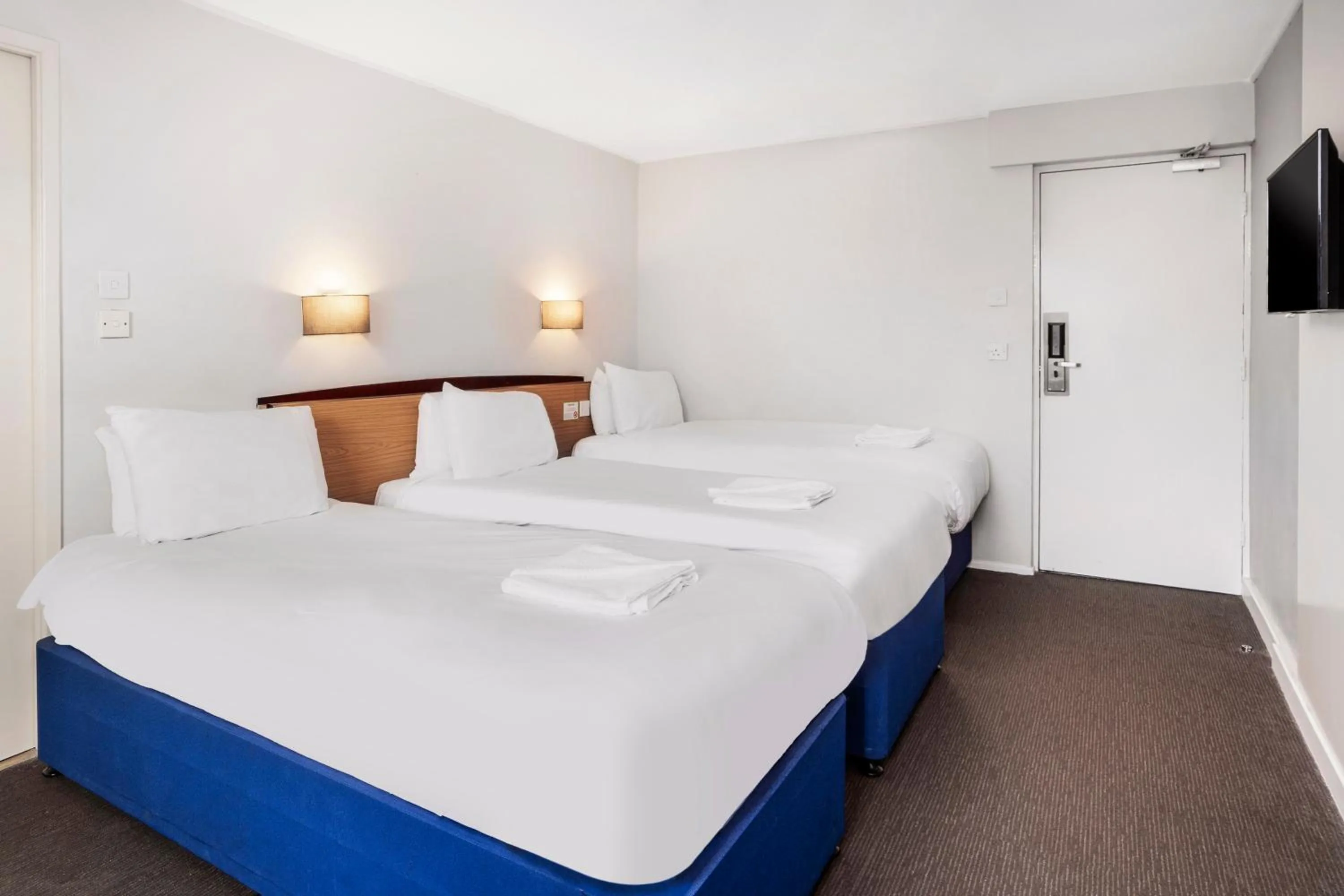 Triple Room - 3 Single Beds in Campanile Manchester