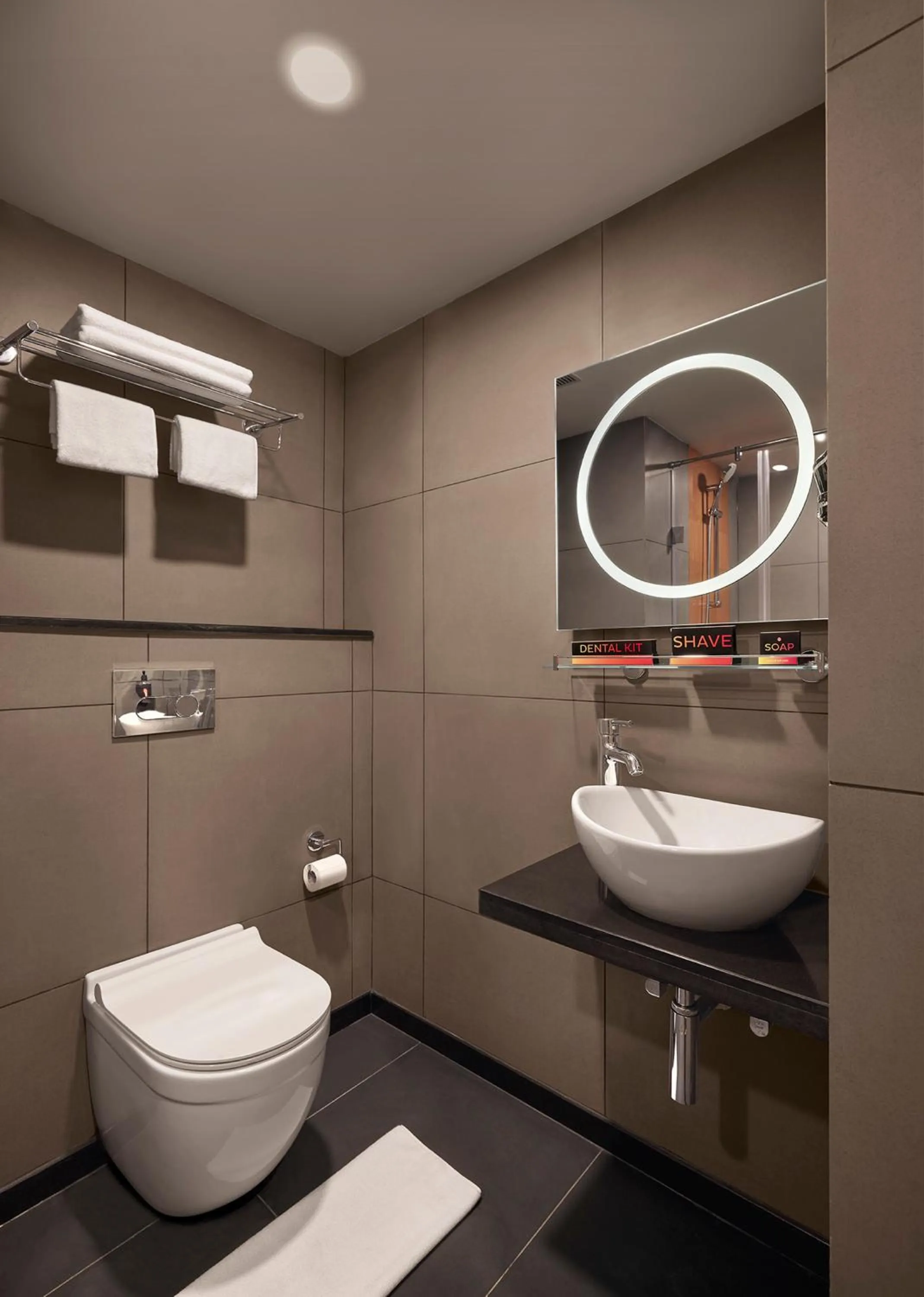 Luxe Queen Room in Ginger Srinagar Barzulla Near Srinagar Airport