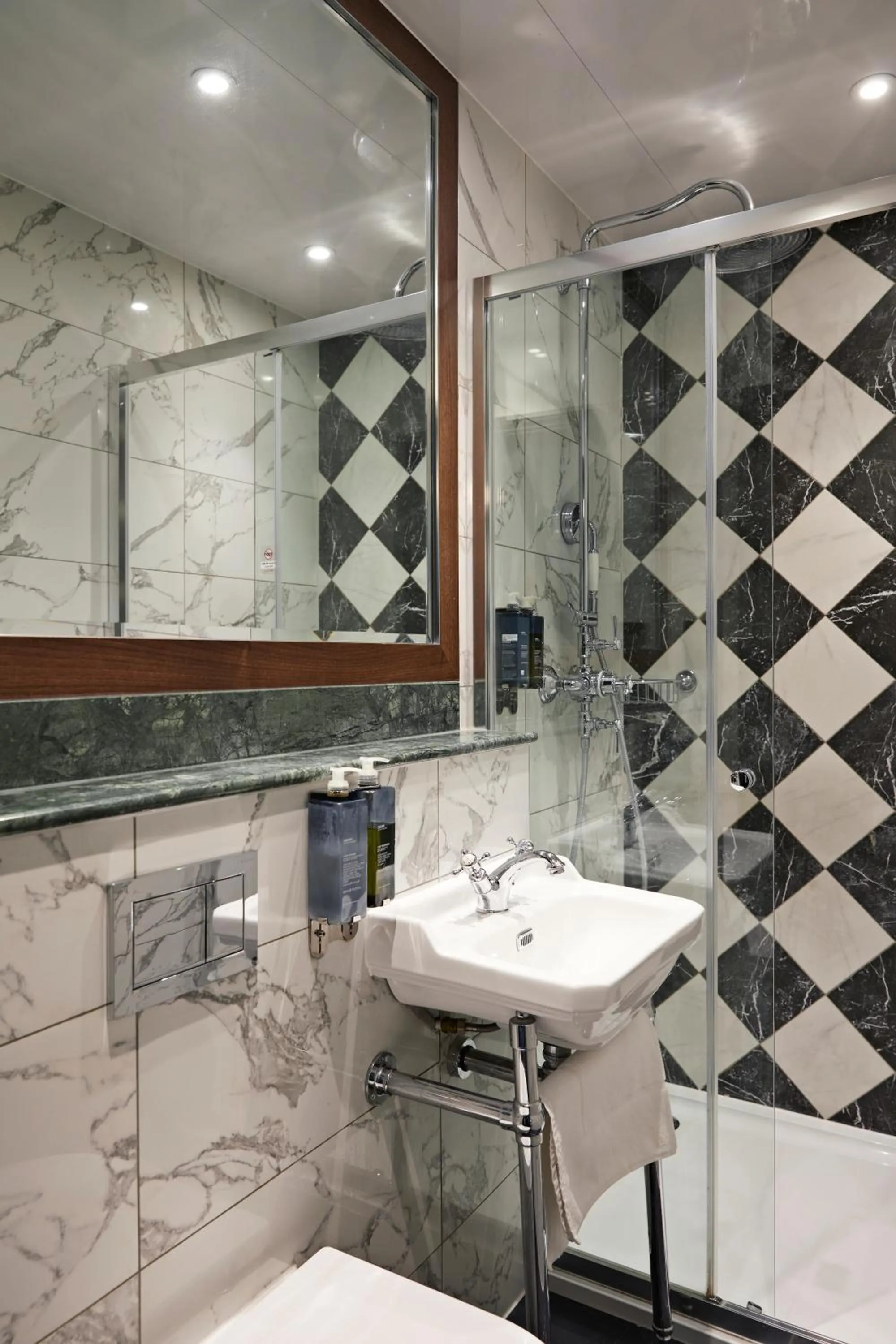 Deluxe Single Room in The Portico Hotel