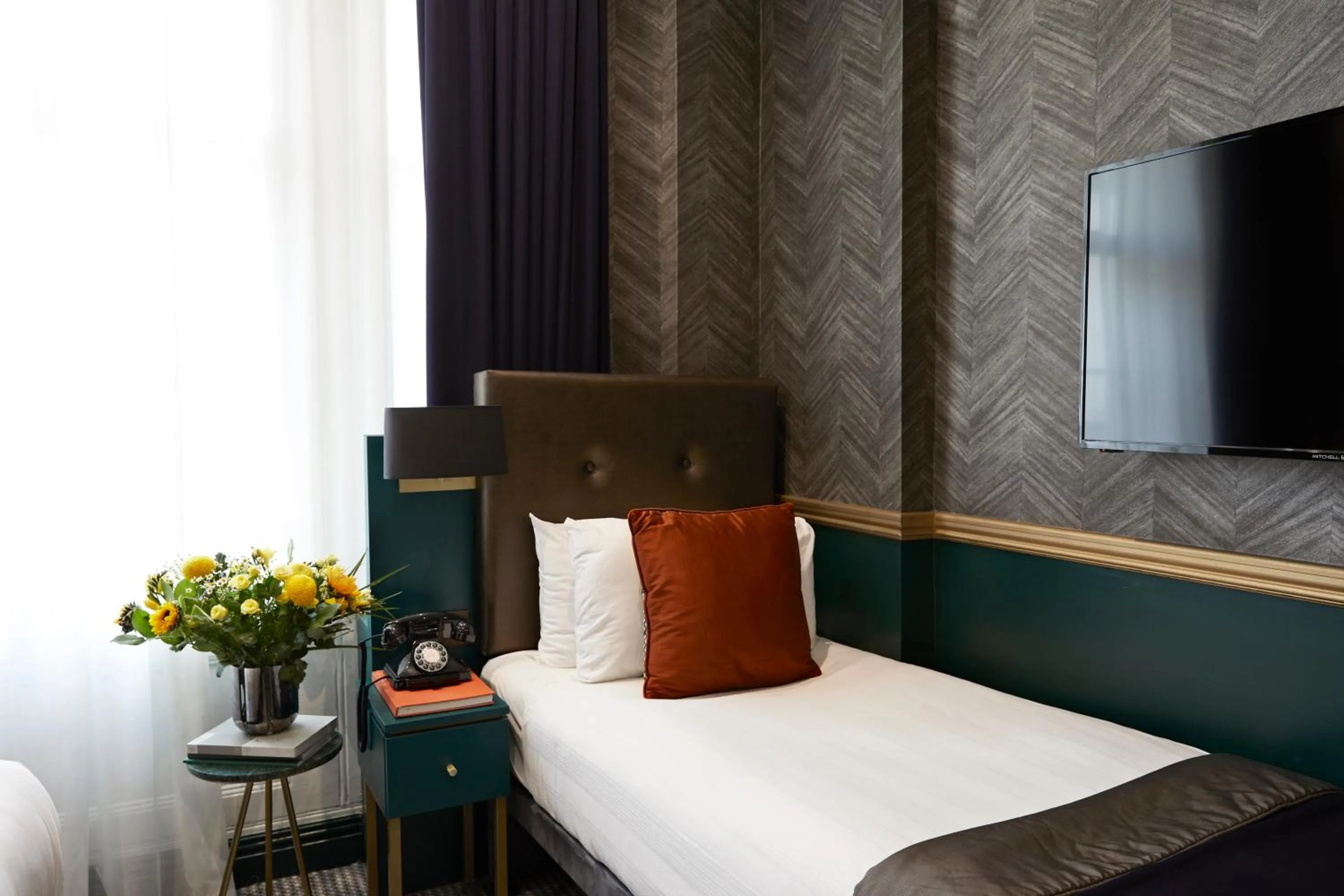 Double Room with Extra Bed in The Portico Hotel