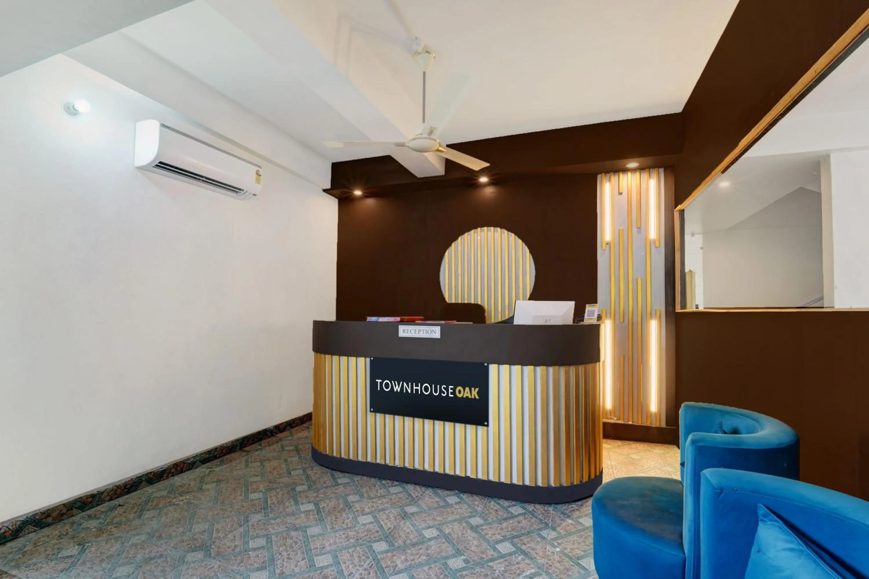 Super Townhouse OAK The Dev Regency