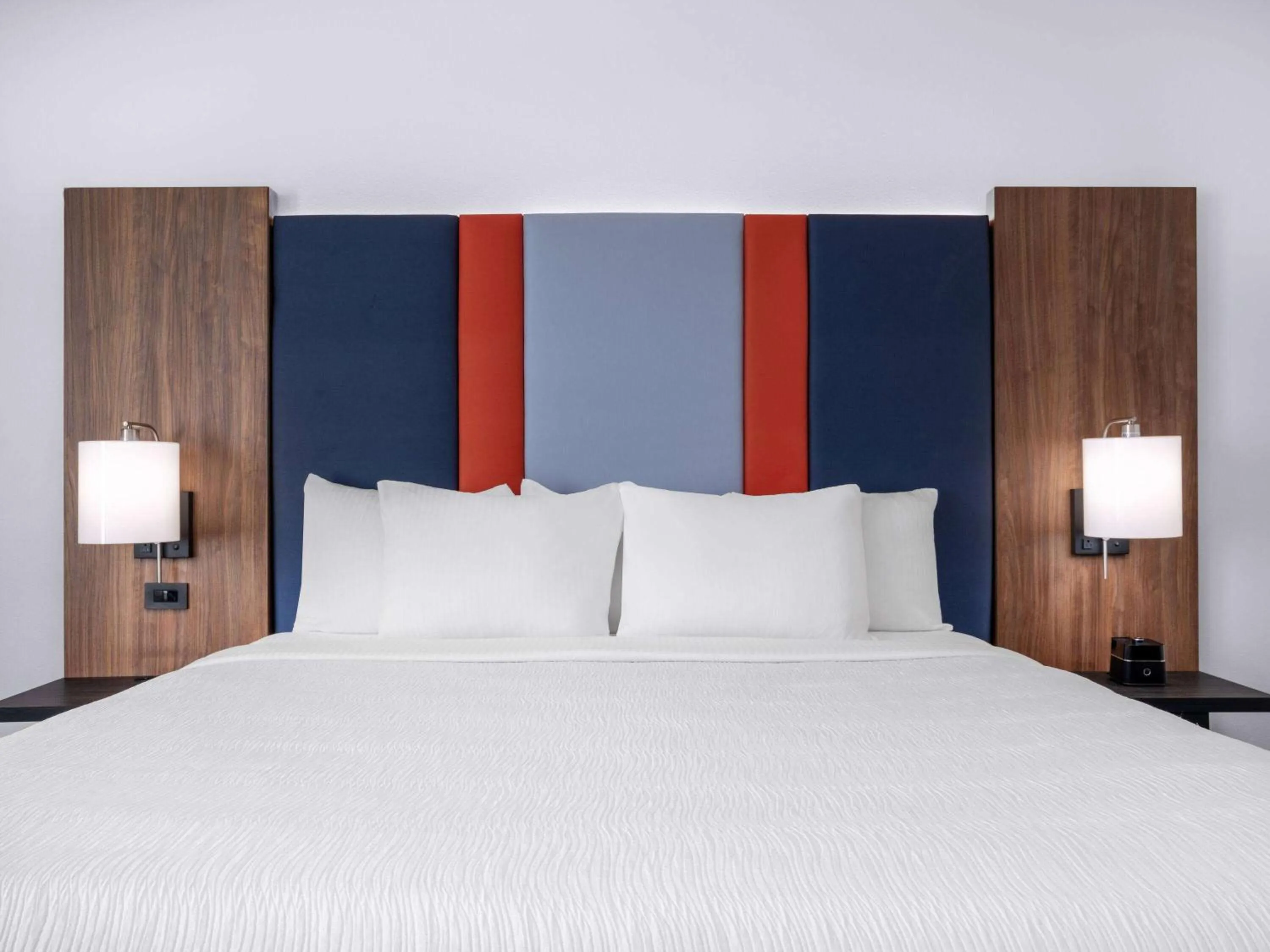 King Room - Non-Smoking in La Quinta by Wyndham Chelsea Birmingham