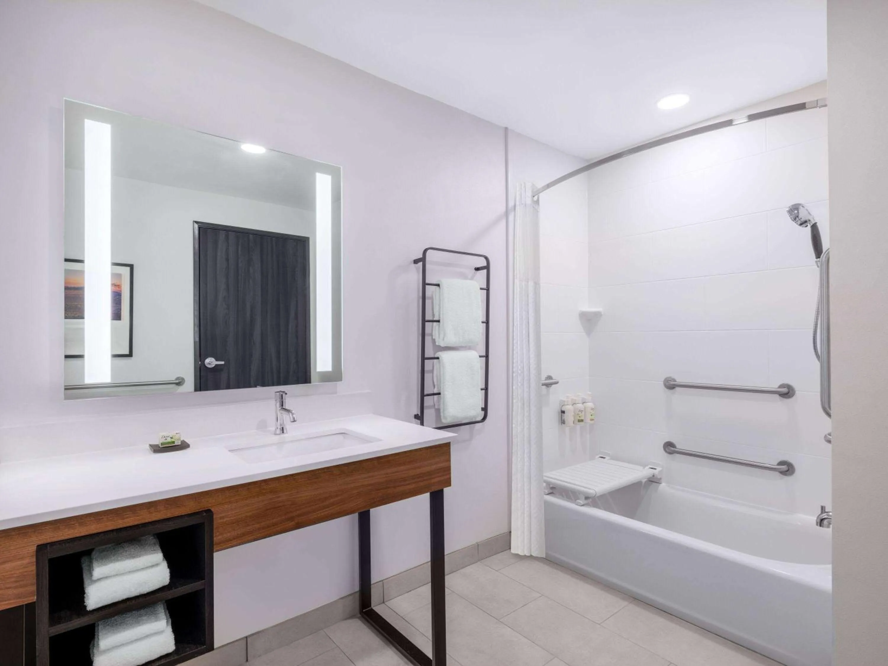 La Quinta by Wyndham Chelsea Birmingham