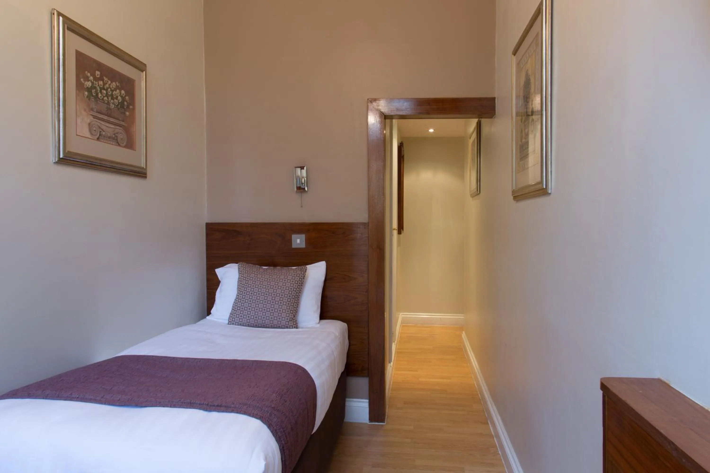 Single Room in Garden View Hotel