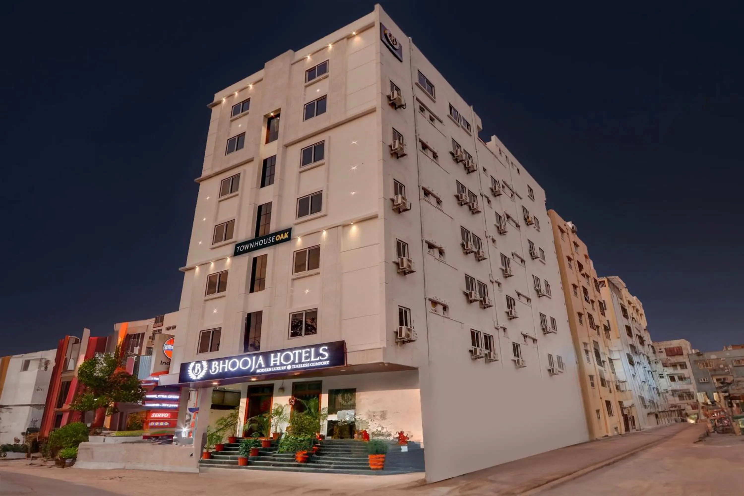 Super Townhouse OAK BHOOJA HOTELS