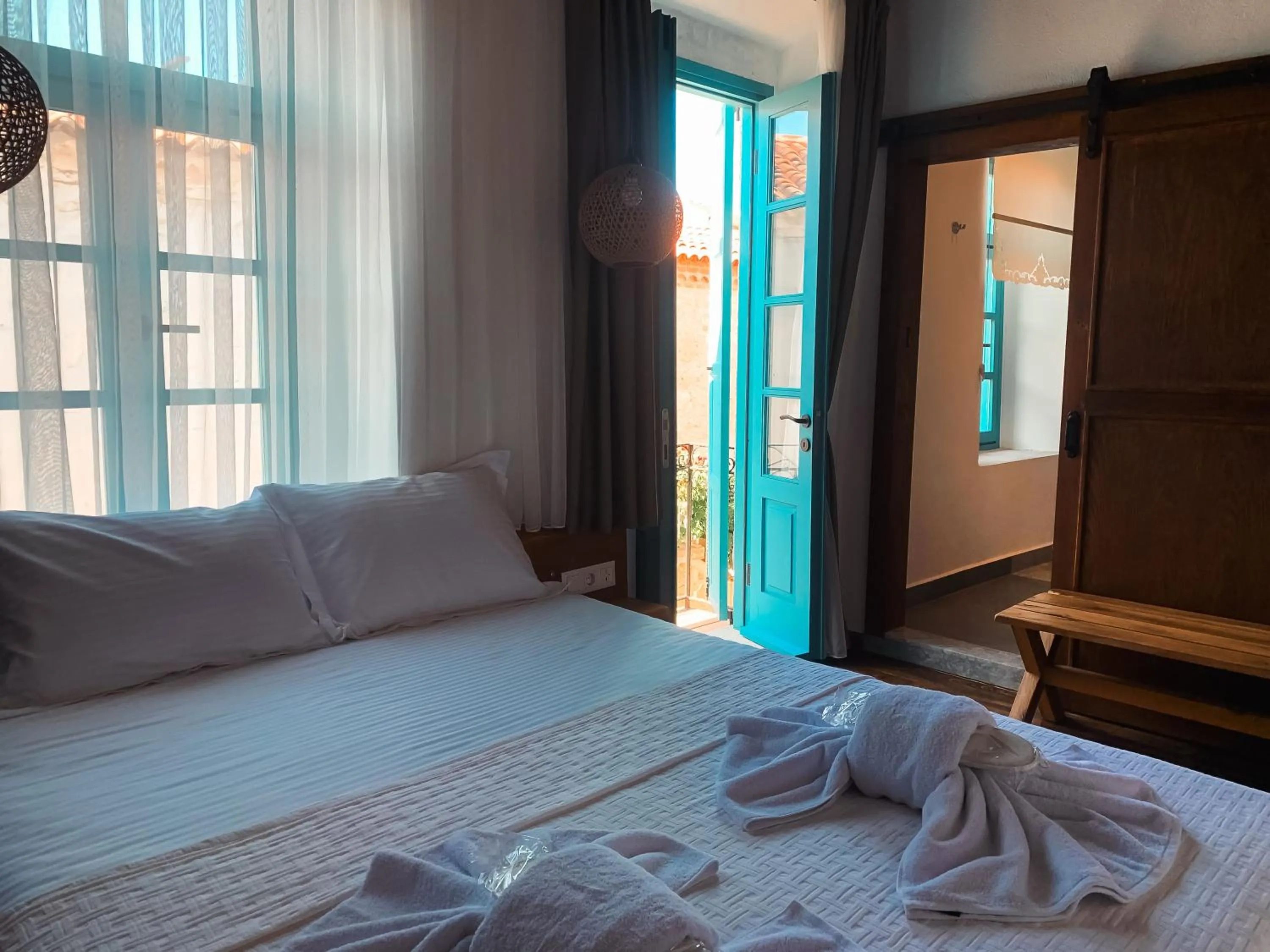 Deluxe Double Room with Balcony in Casa Alegre Alaçatı