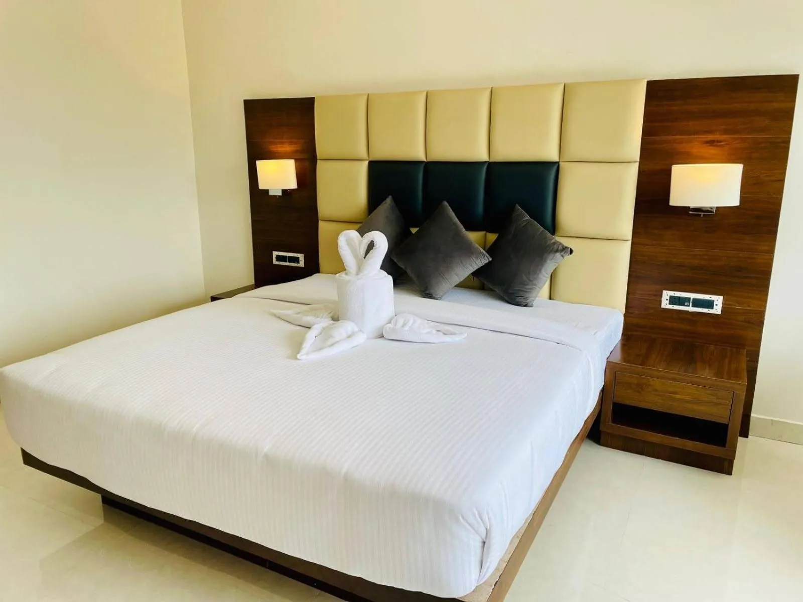Deluxe Double Room - single occupancy in Mastiff Grand Dharwad