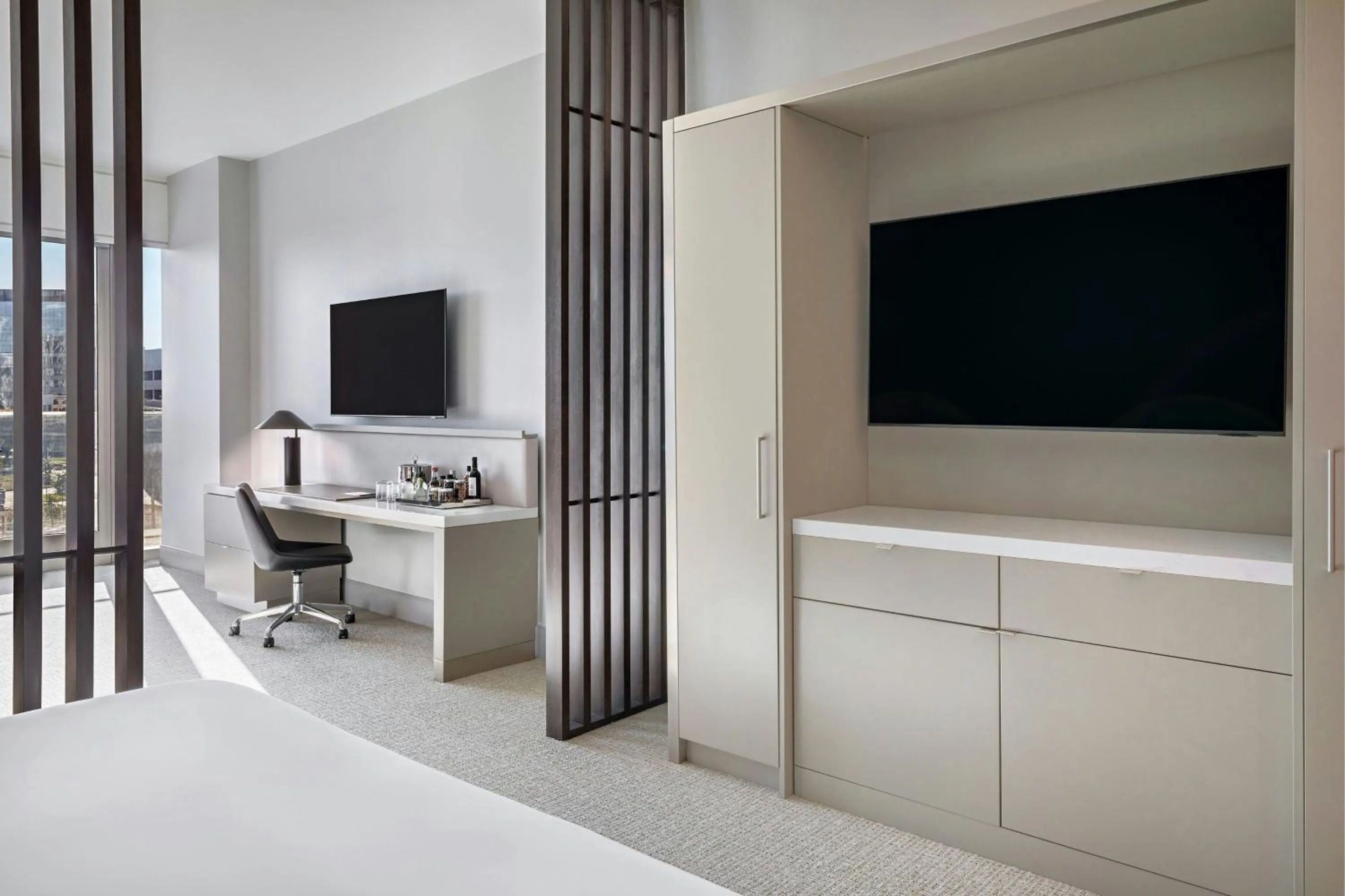 The Reserve Executive King Suite with Balcony - Hearing Accessible in HALL Park Hotel, Autograph Collection