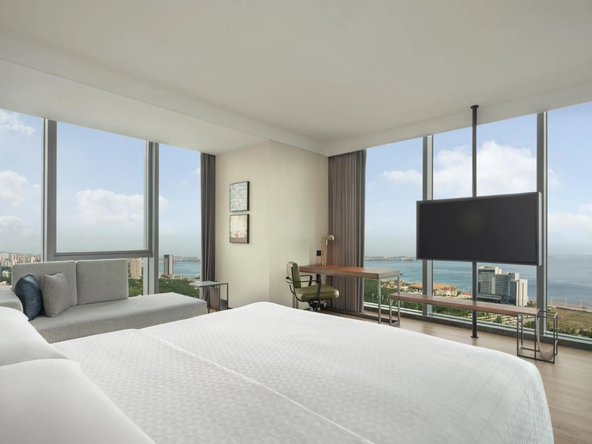 King Studio with Sea View in Four Points by Sheraton Yantai