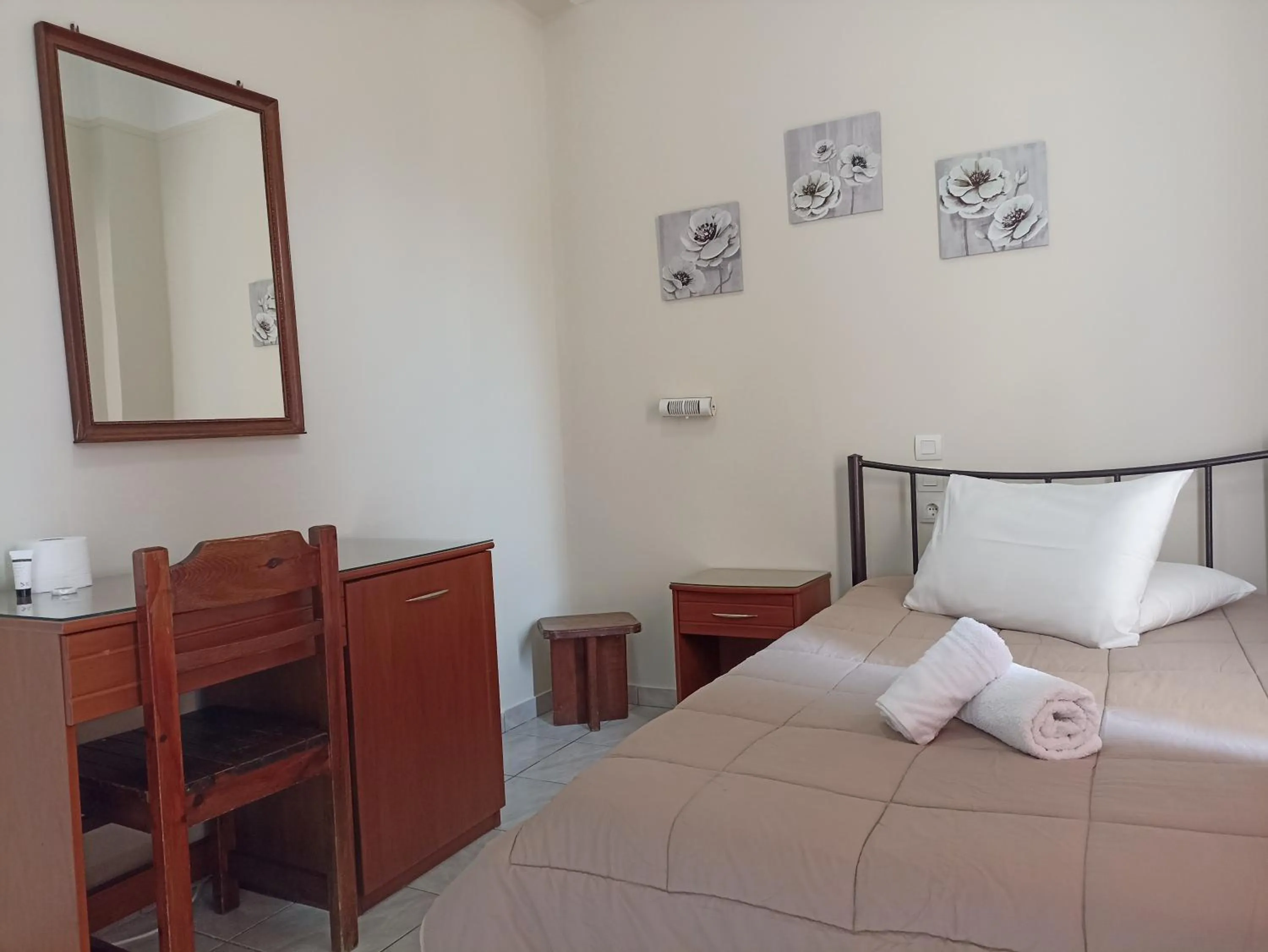 Single Room in Elite Hotel