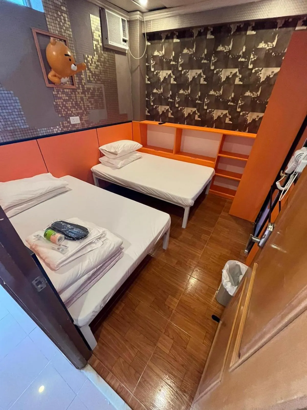 Quadruple Room with Shared Bathroom in Kowloon Hostel
