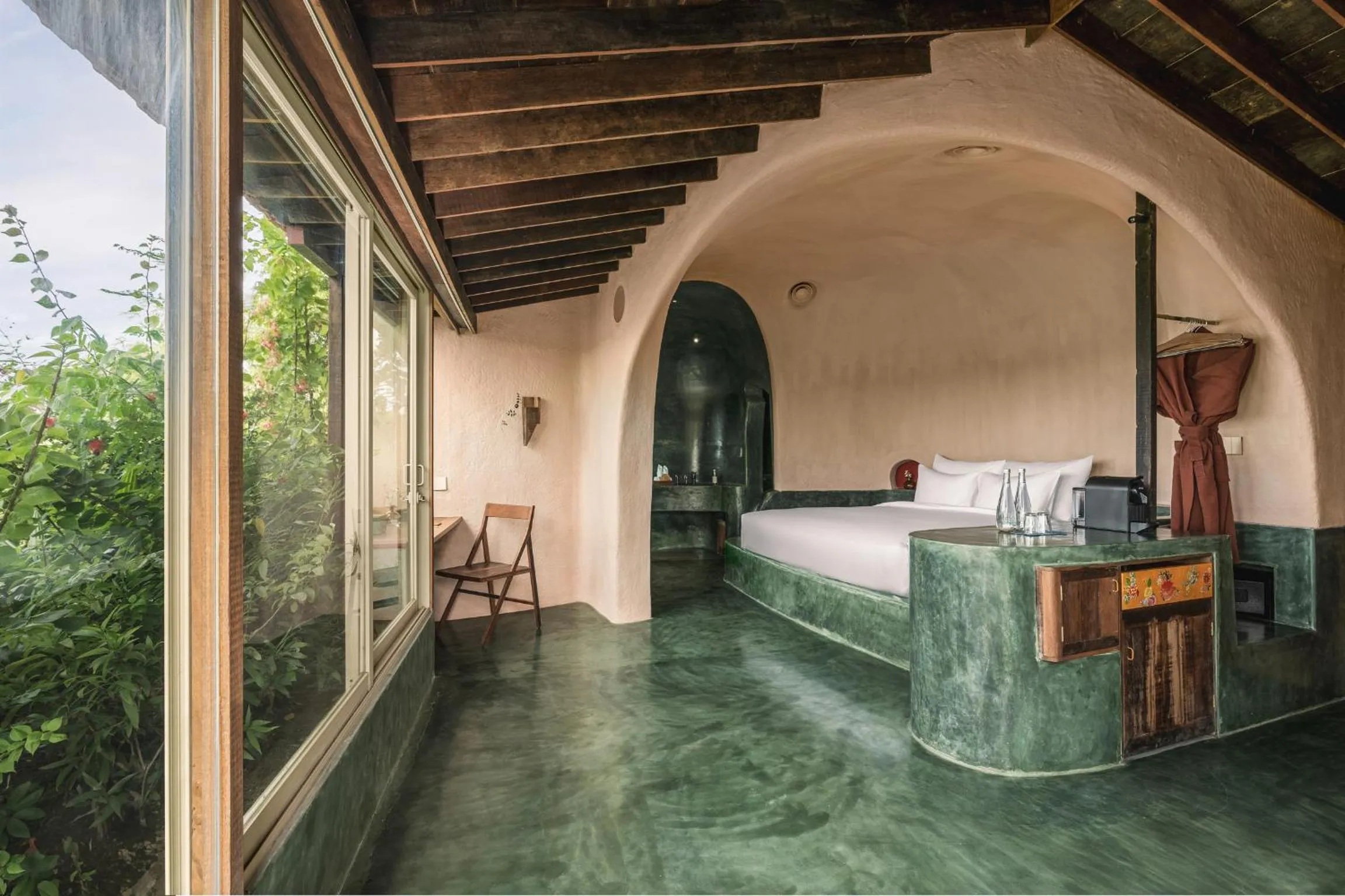 Deluxe Double or Twin Room in Reu Boutique Hotel