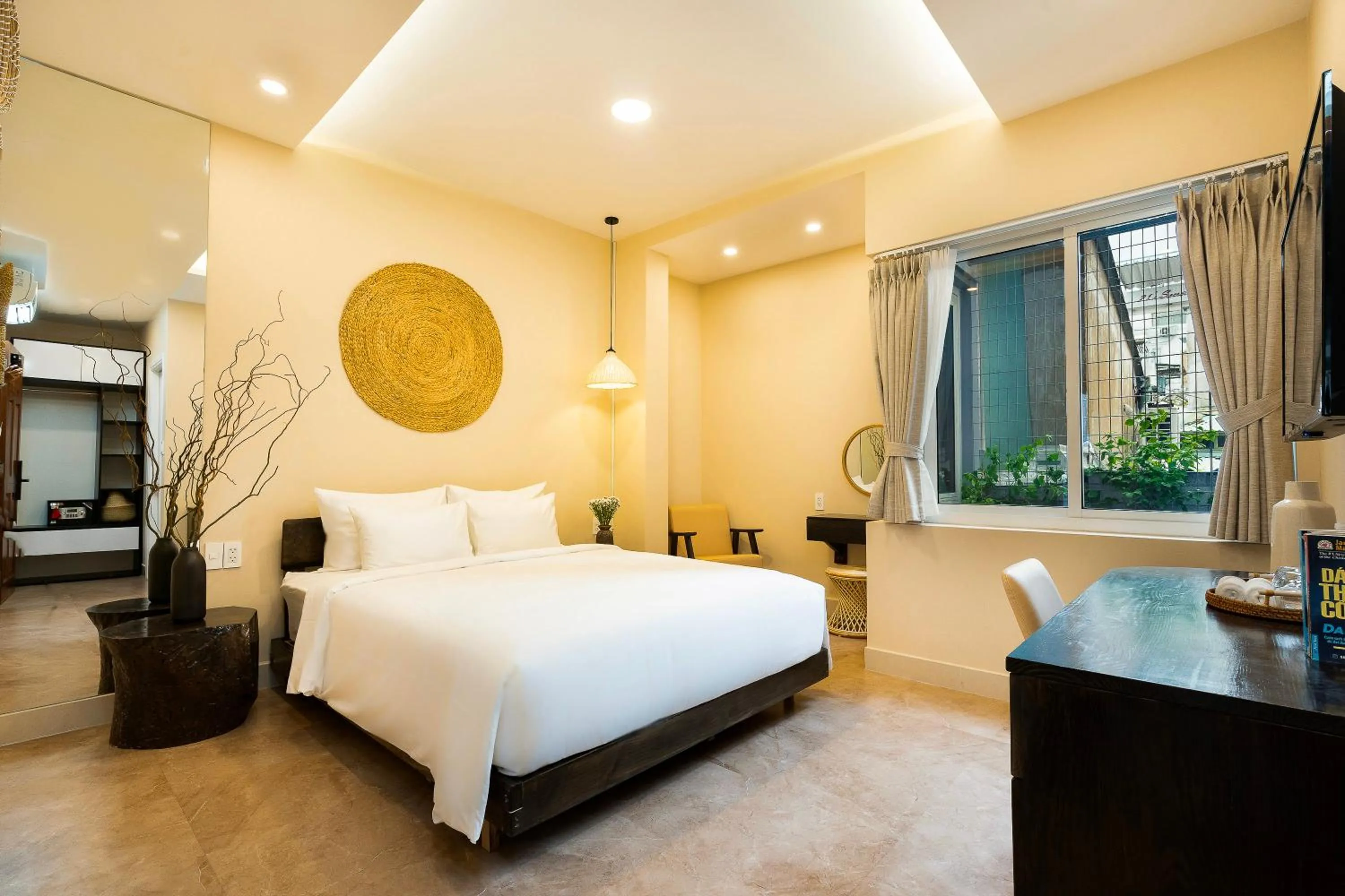 Superior King Room in HemTouch House