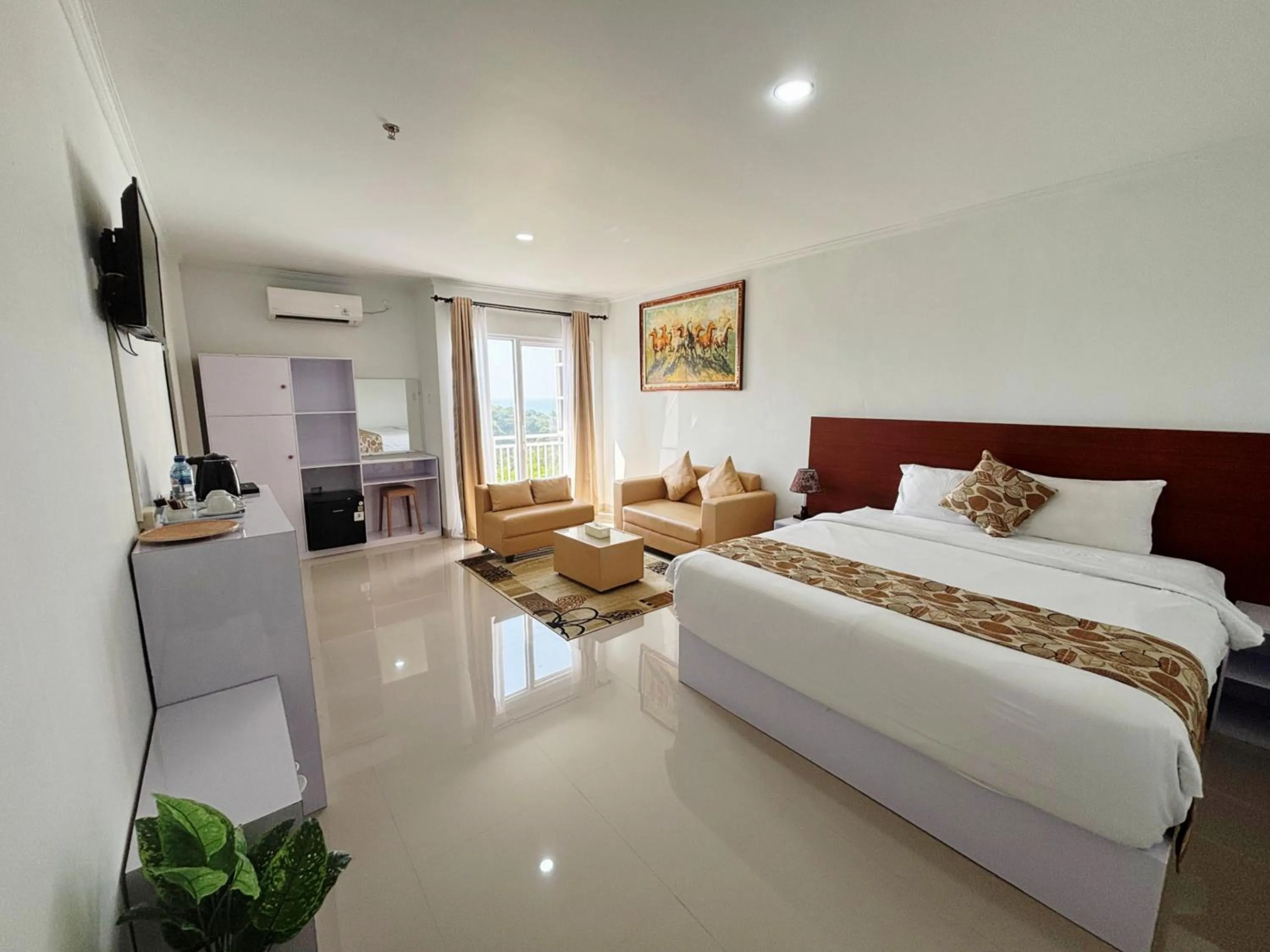 Deluxe Double Room with Sea View in The Pandan Sari Hotel