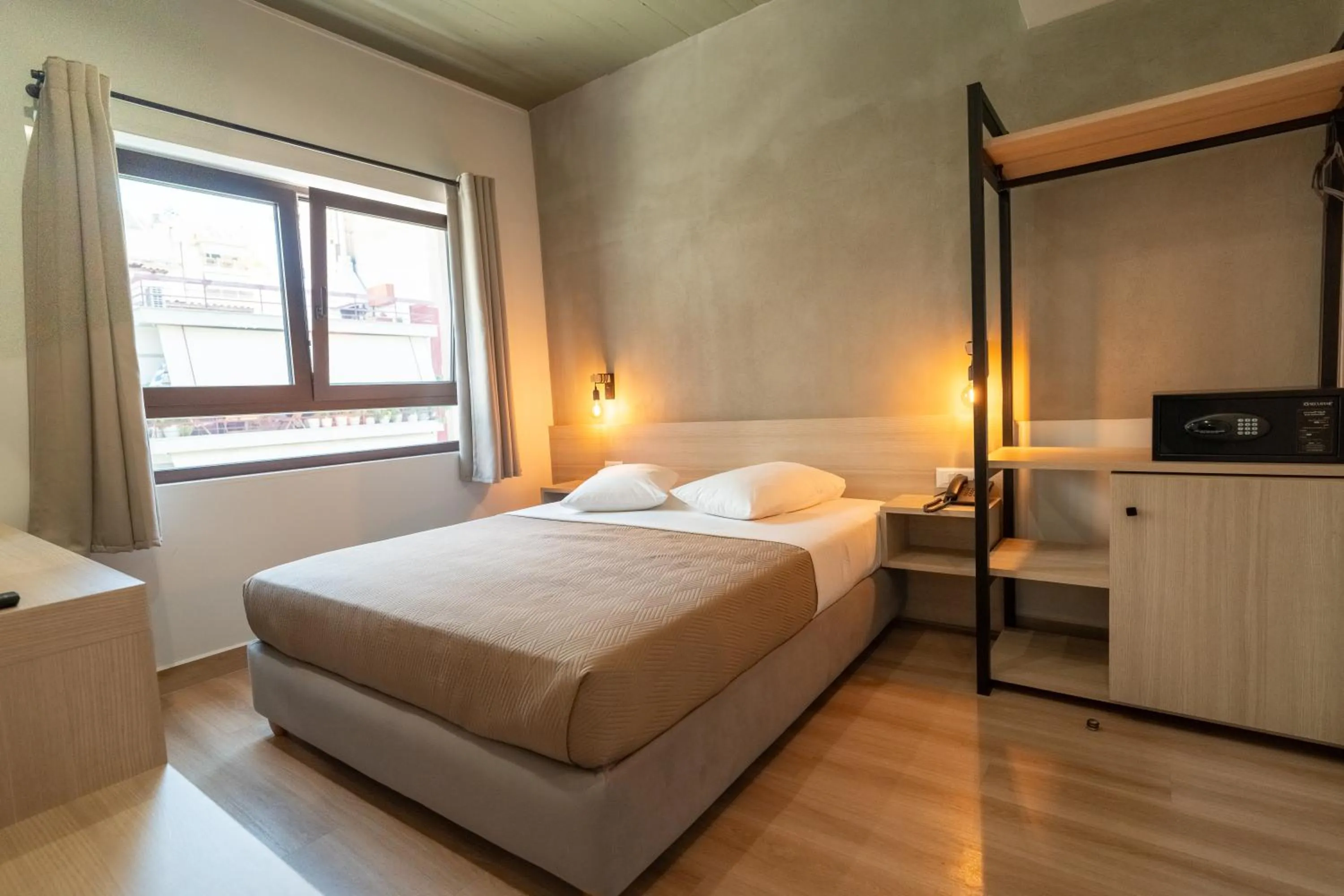 Double Room in Athens Hawks Urban