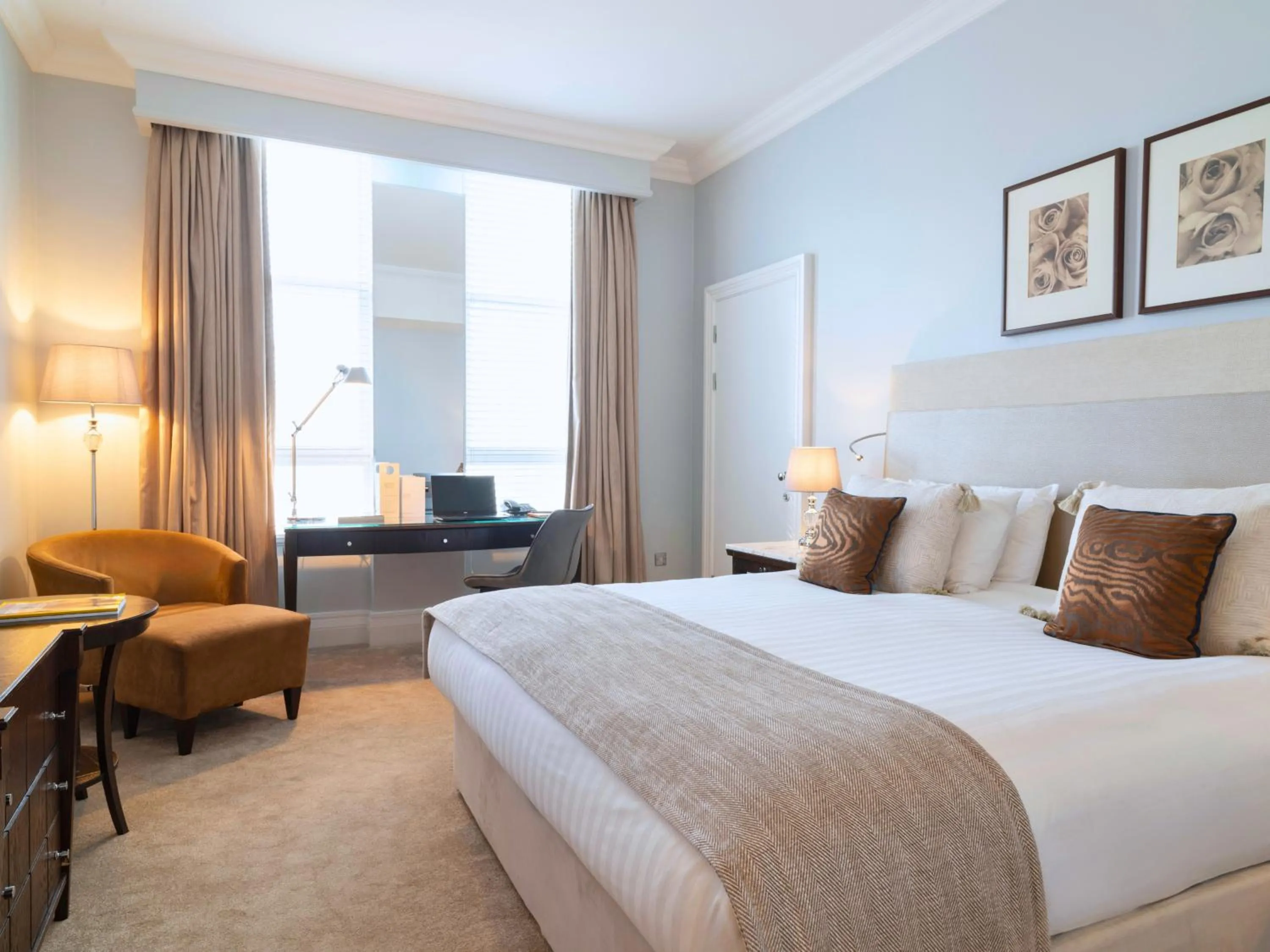 Executive King Room in London Bridge Hotel