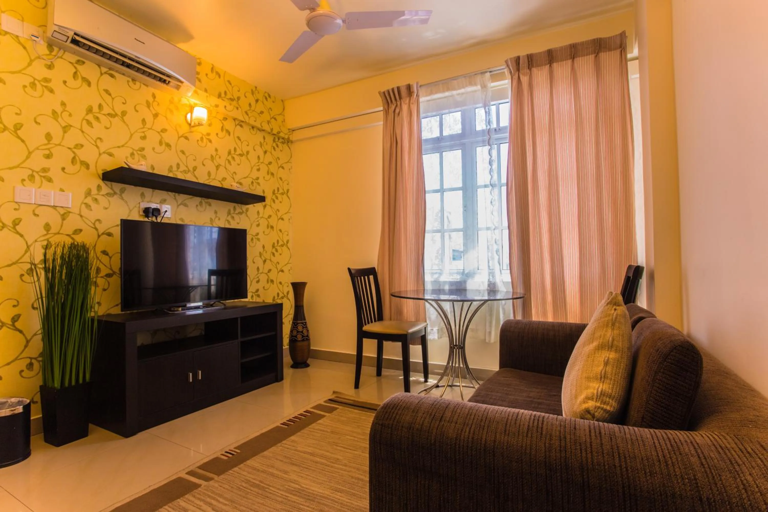 Family Room - single occupancy in Octave