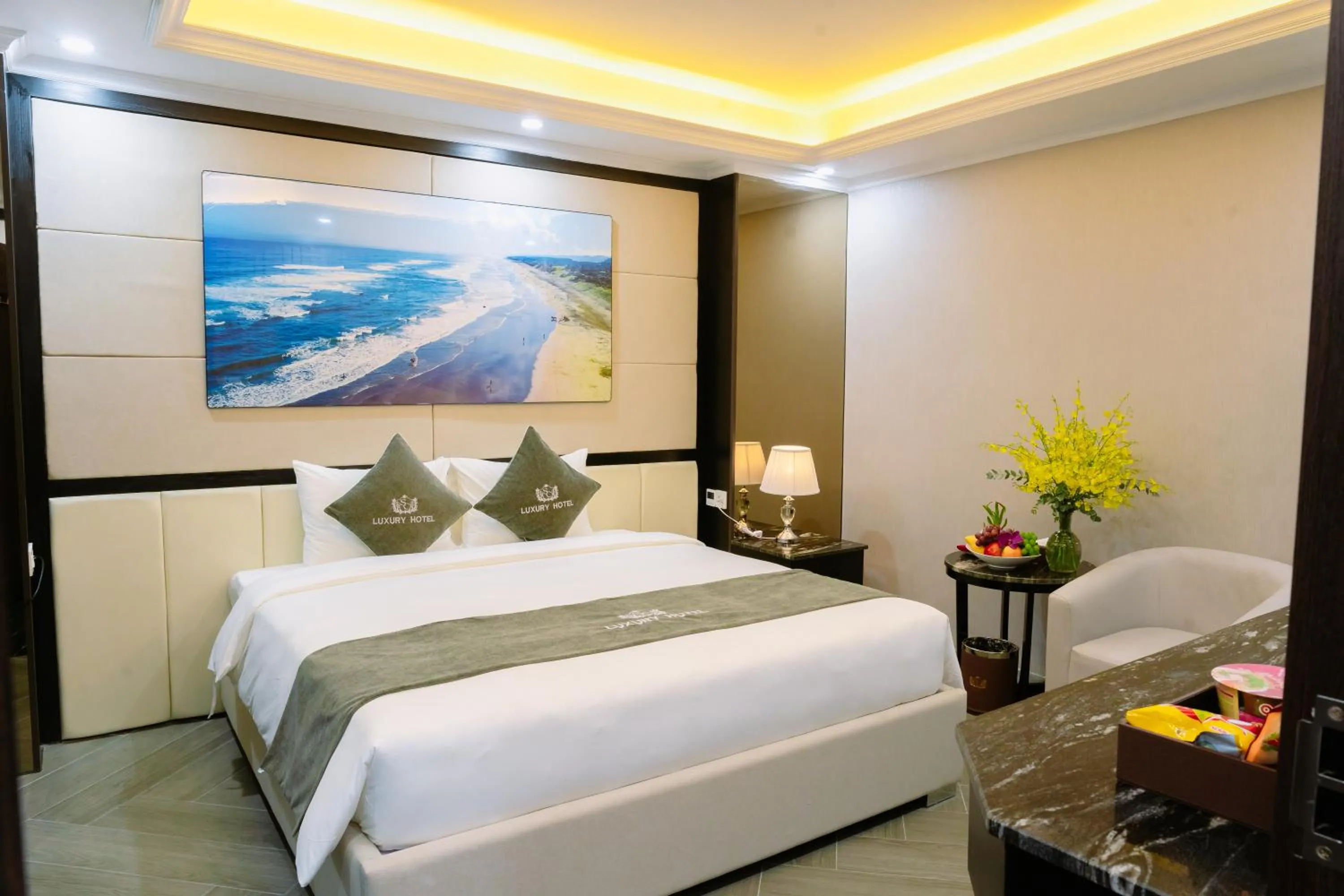 Queen Room - single occupancy in SC Luxury Hotel