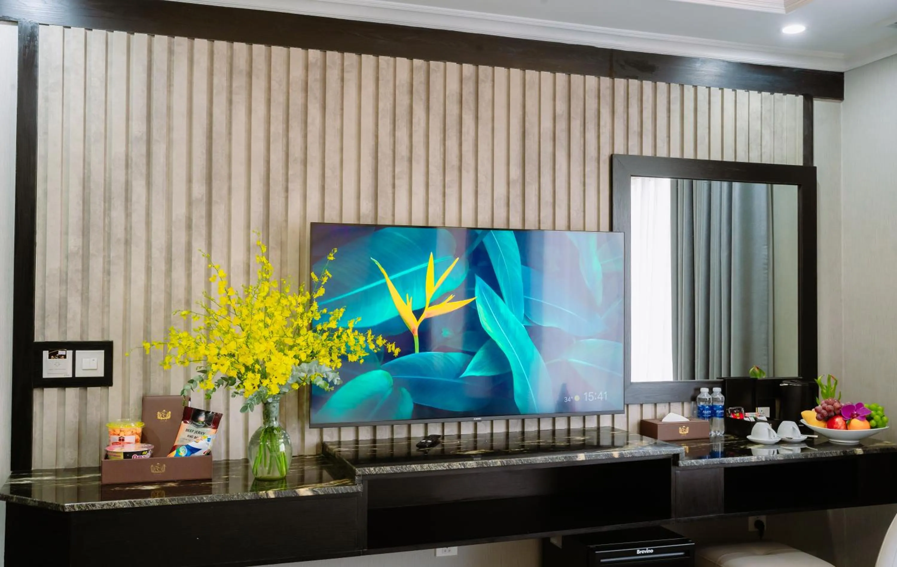 Deluxe Double or Twin Room with City View - single occupancy in SC Luxury Hotel