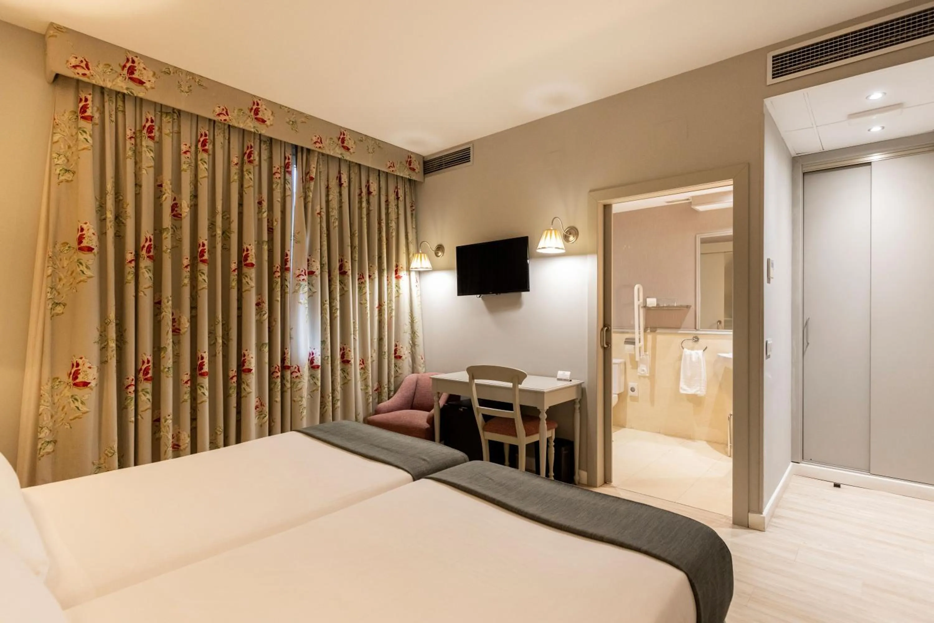 Double Room - single occupancy - Disability Access in Hotel PAX Torrelodones