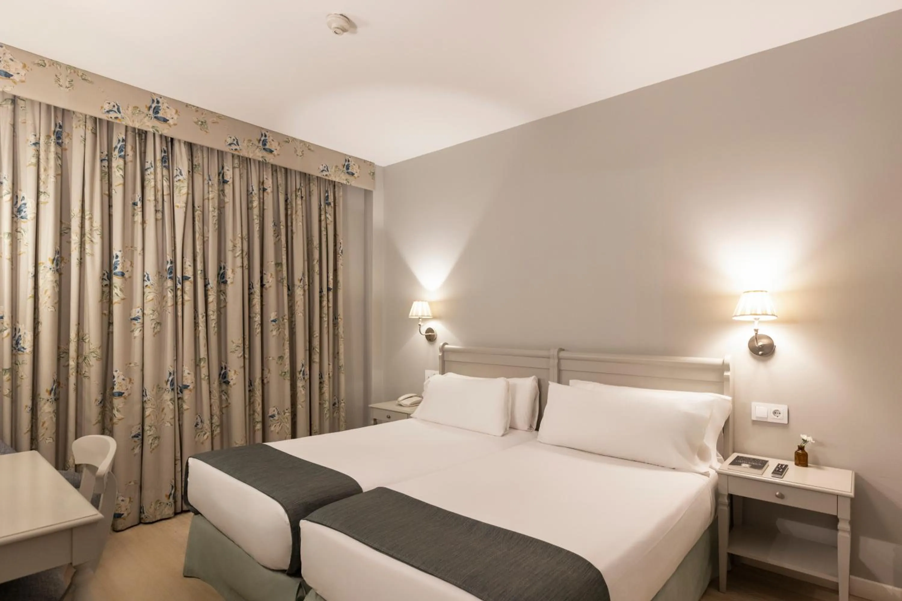 Standard Double or Twin Room - single occupancy in Hotel PAX Torrelodones