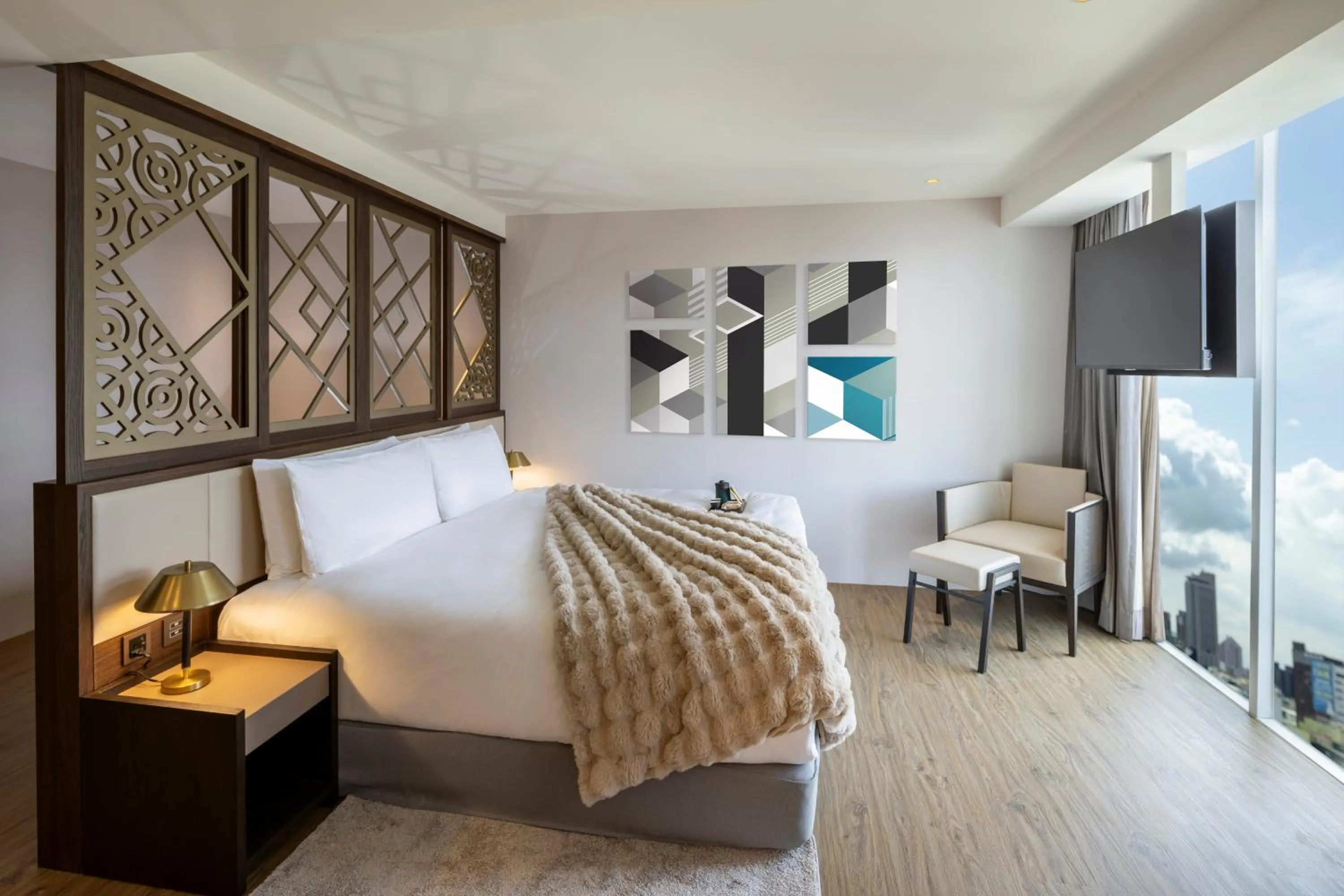 Luxury Suite in Voyage Kaohsiung By Cosmos Oasis