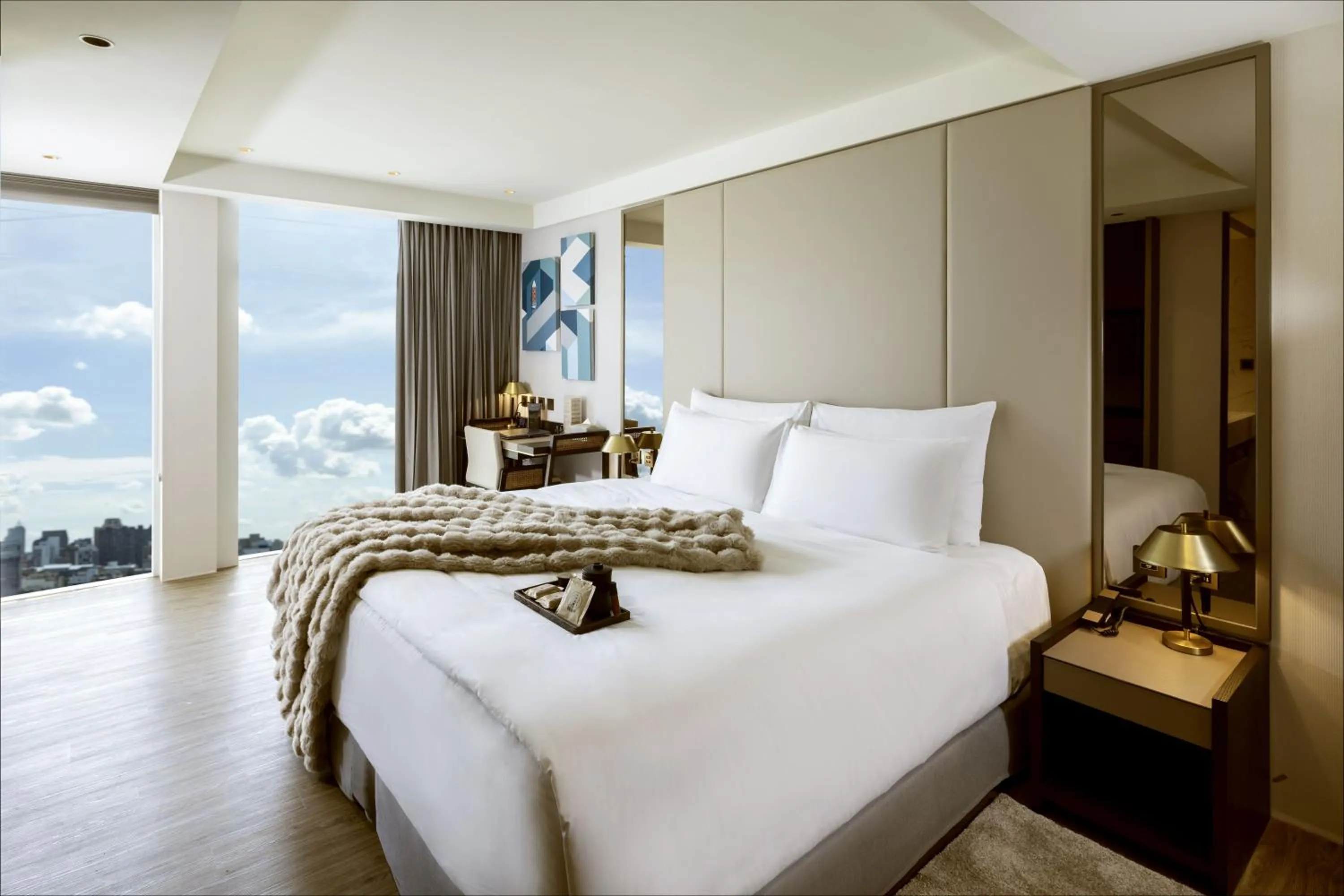 Premier Double Room in Voyage Kaohsiung By Cosmos Oasis