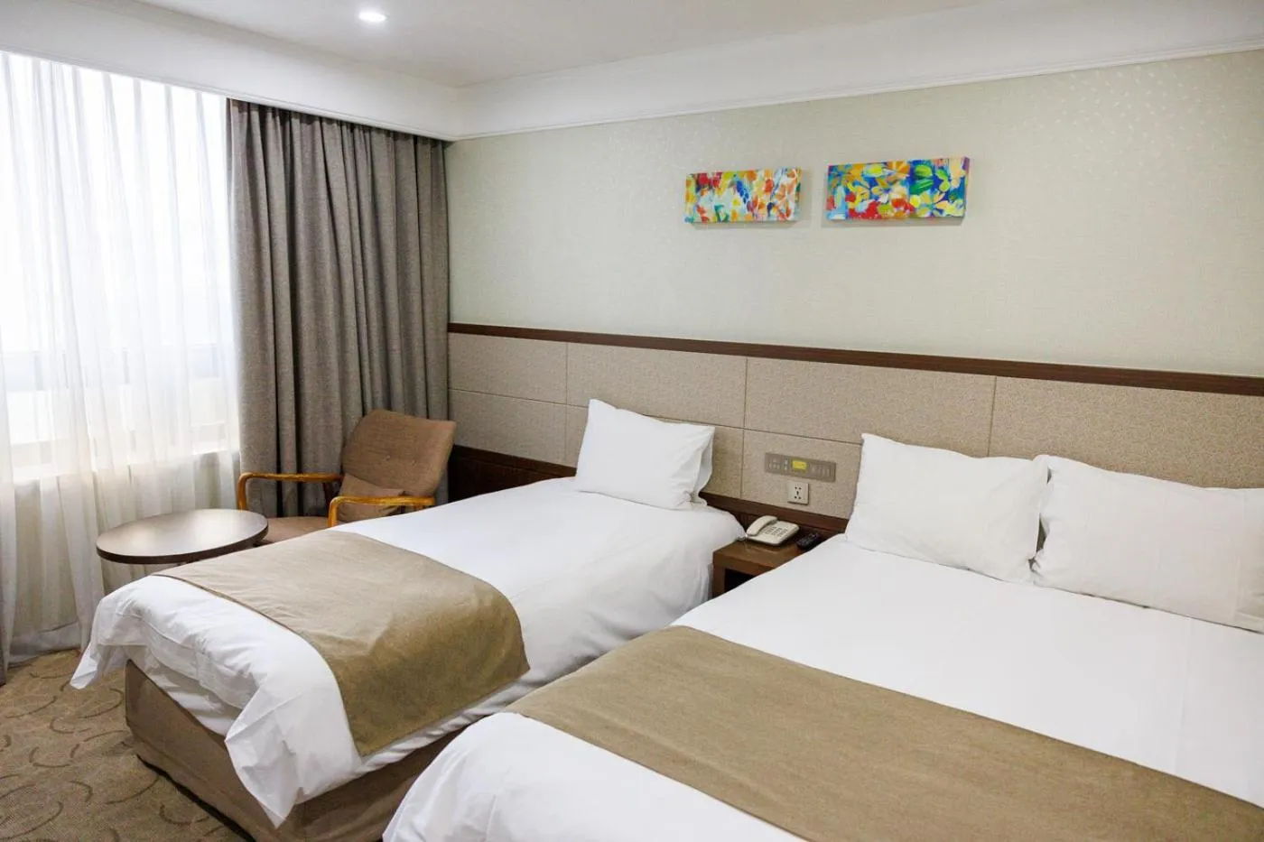 Deluxe Twin Room in Jeju Robero