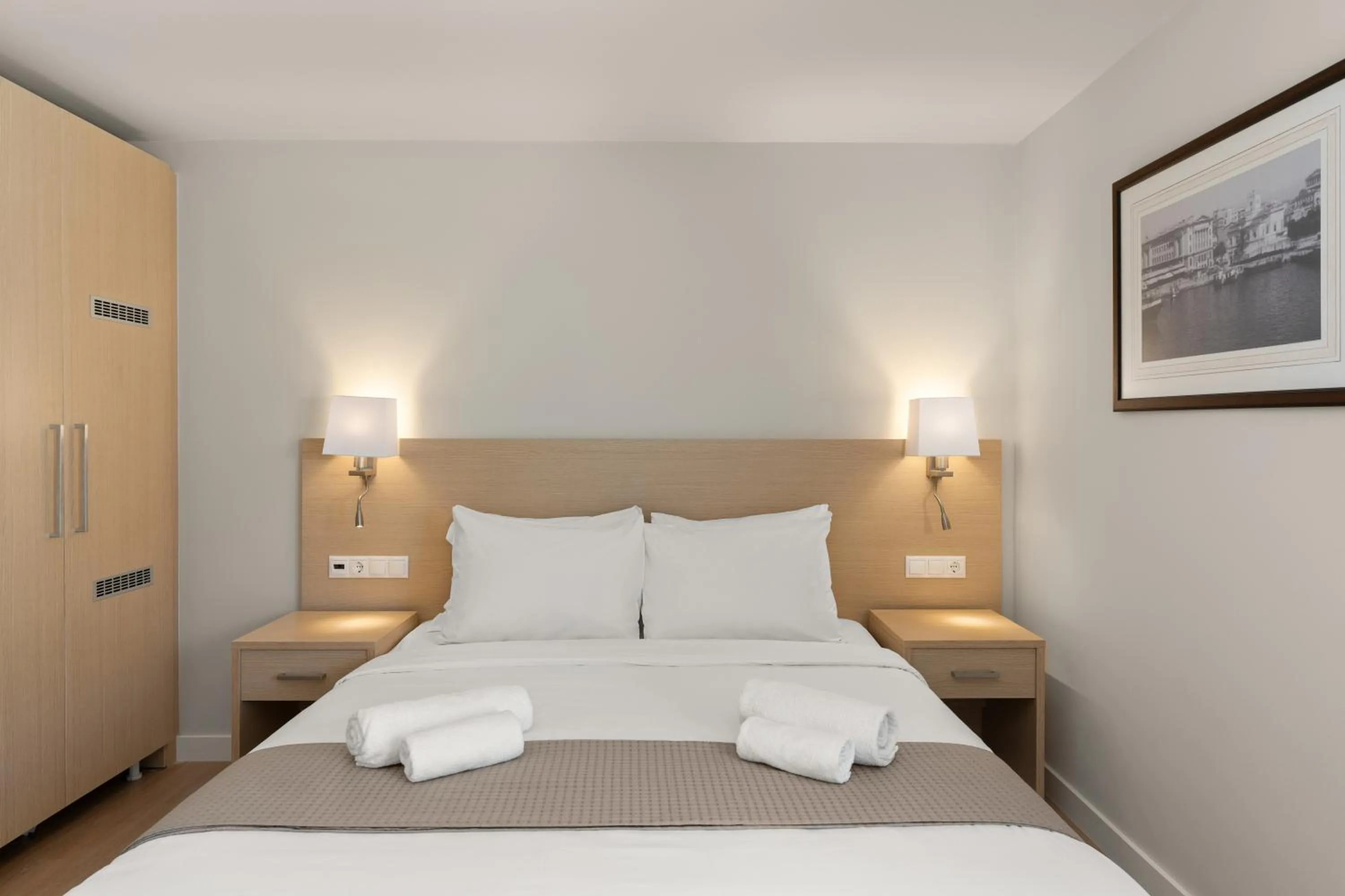 Family Room in Gallery Central Piraeus Port