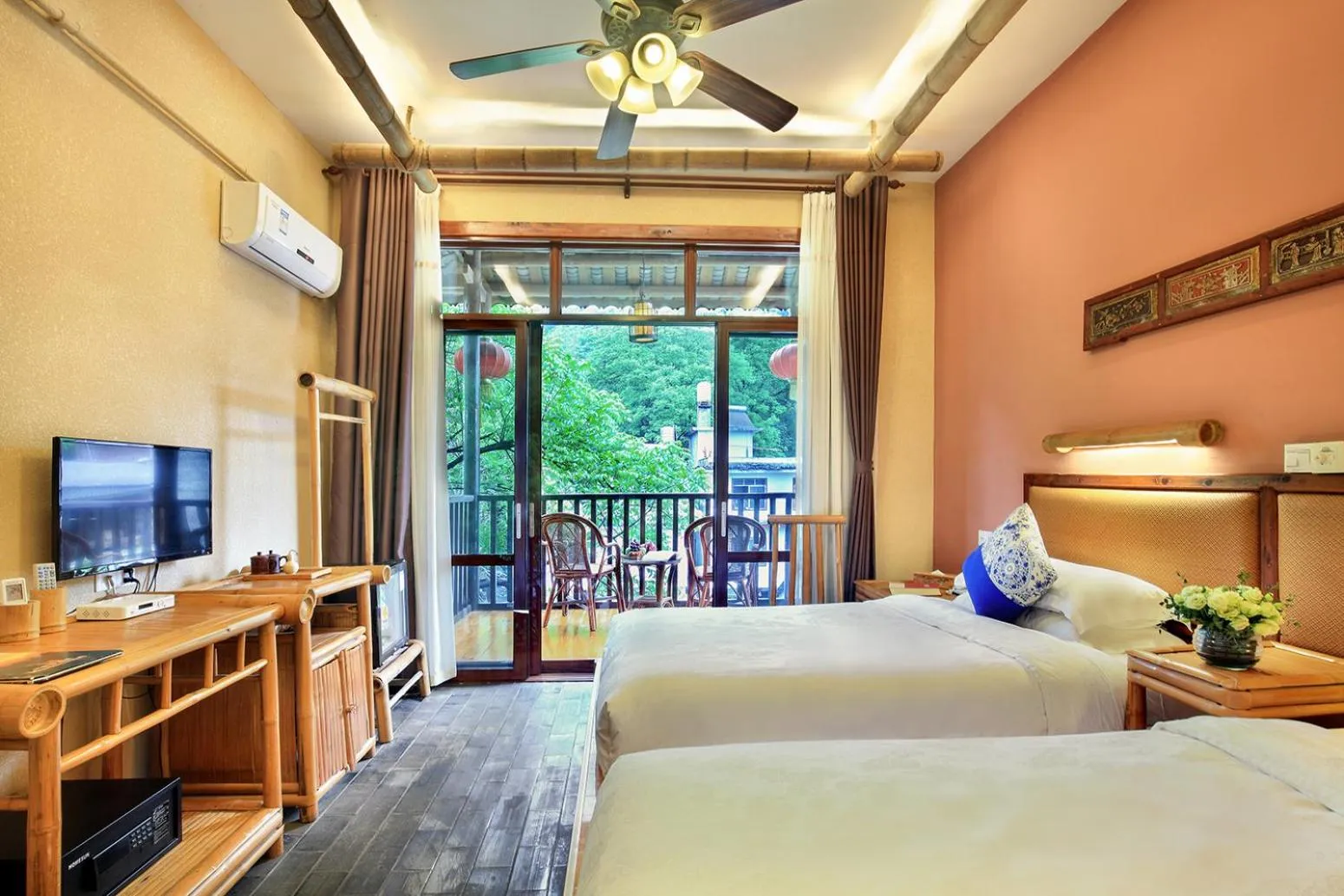 Twin Room in Yangshuo Mountain Nest Boutique Hotel