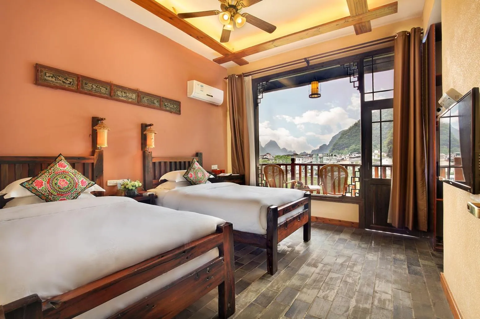 Deluxe Family Suite in Yangshuo Mountain Nest Boutique Hotel