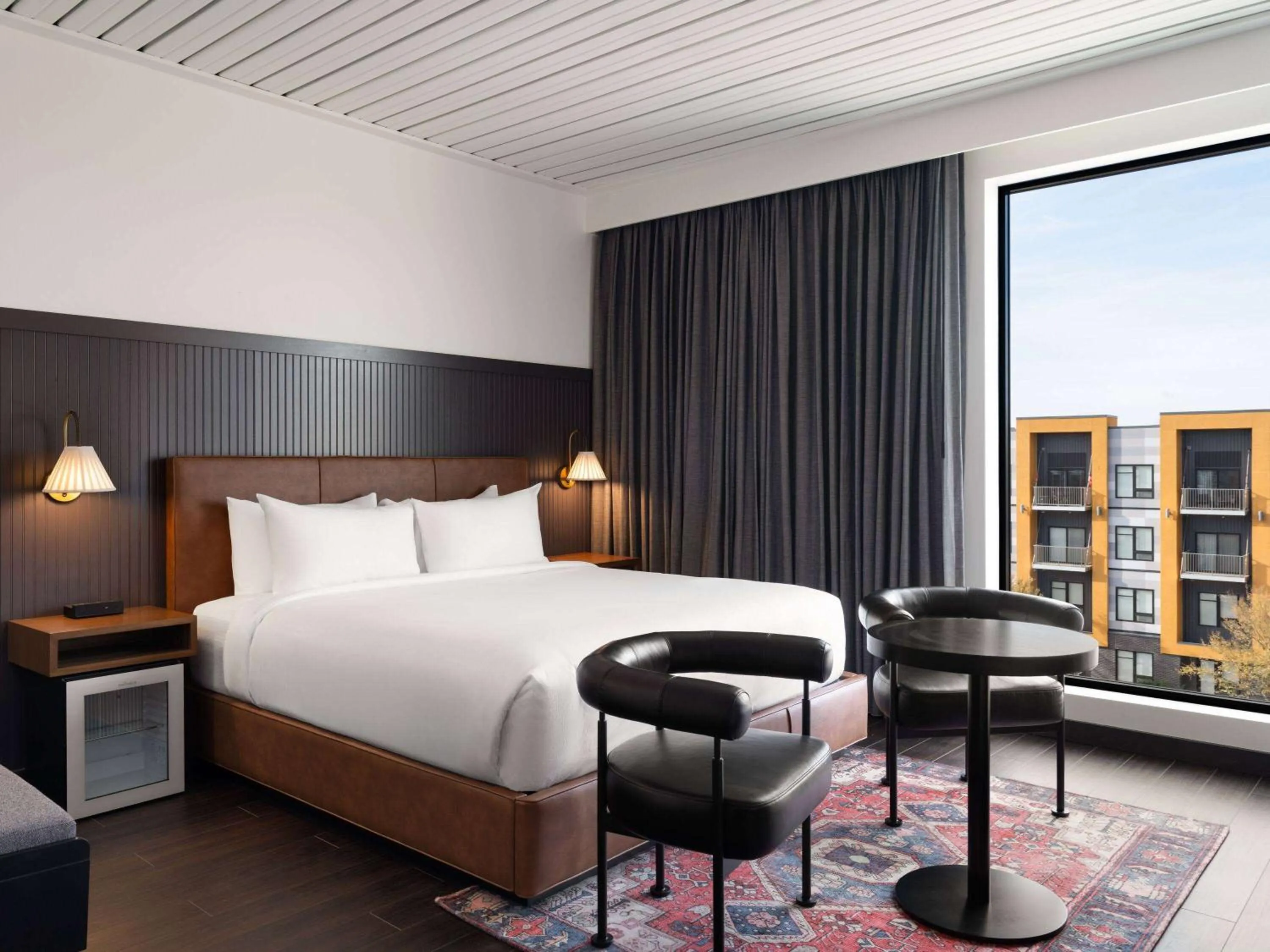 Deluxe King Room in Origin Kansas City Riverfront, a Wyndham Hotel