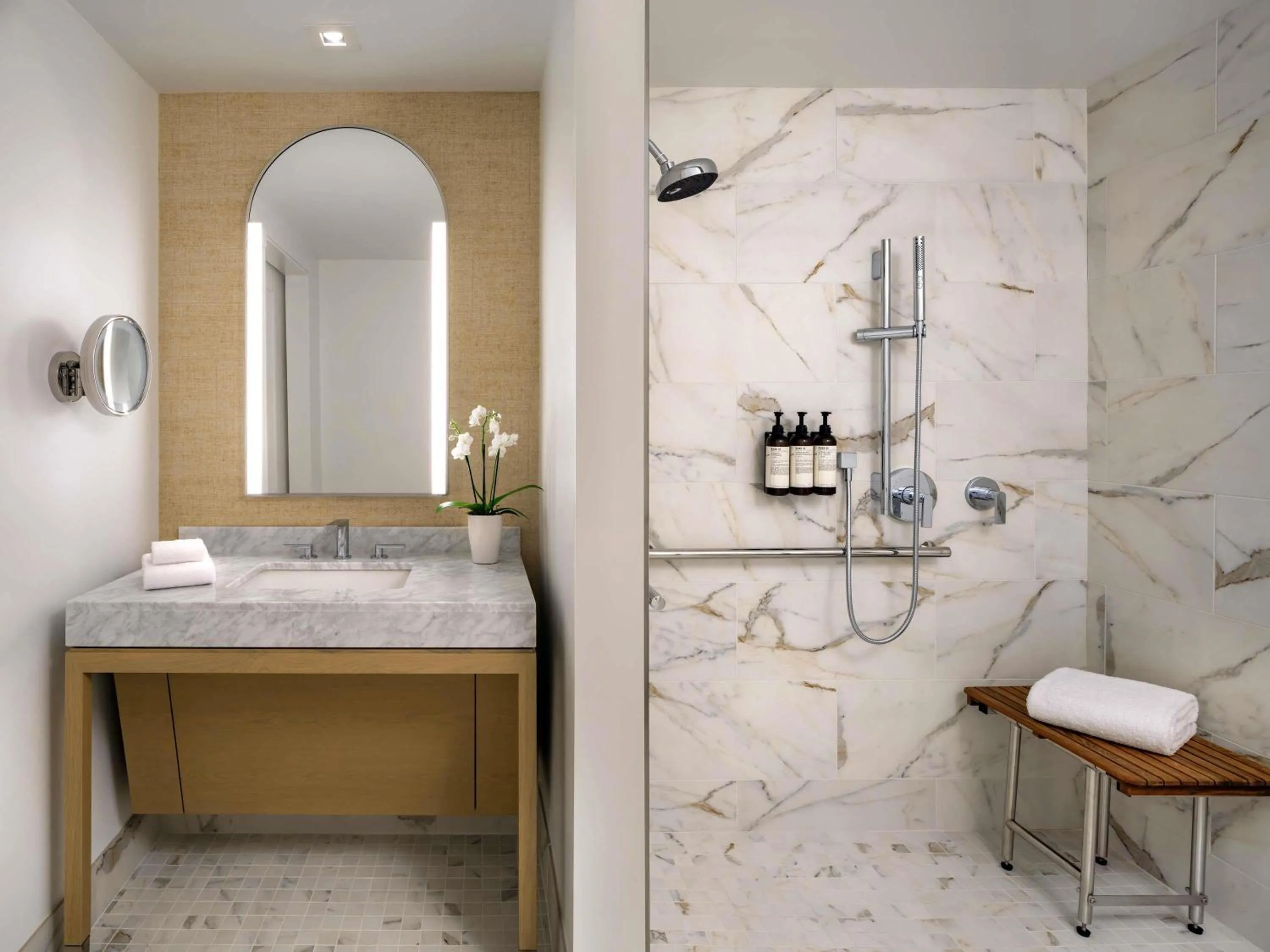 Fairmont Room with Two Queen Beds and Roll In Shower in Fairmont Breakers Long Beach