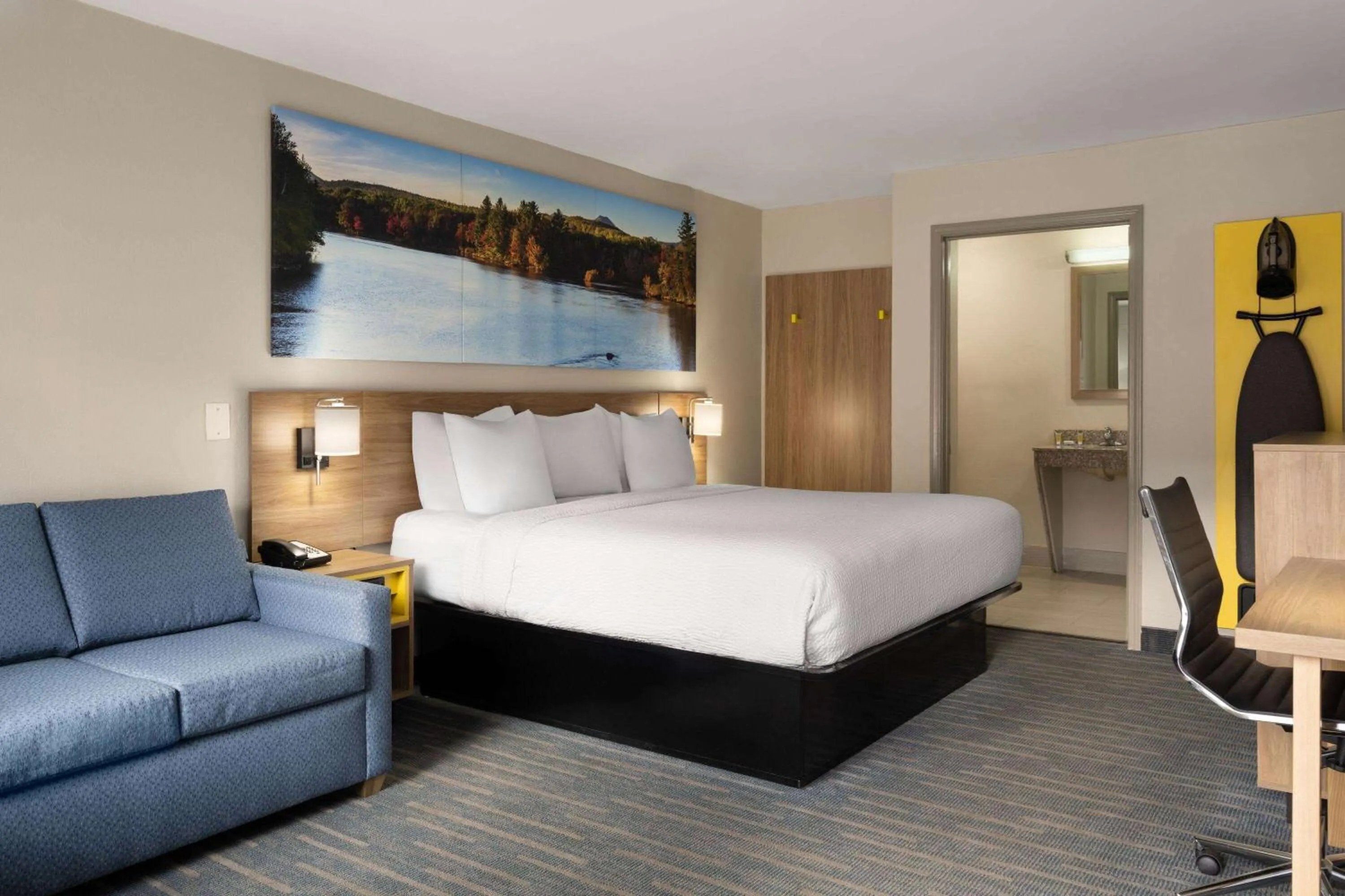 King Room - Disability Access/Non-Smoking in Days Inn by Wyndham Weldon Roanoke Rapids