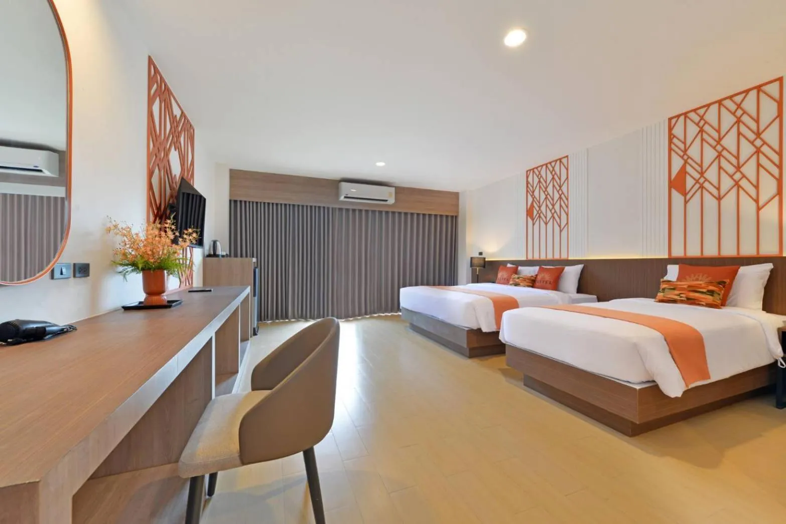 Deluxe King Room in Kastel Pattaya Hotel
