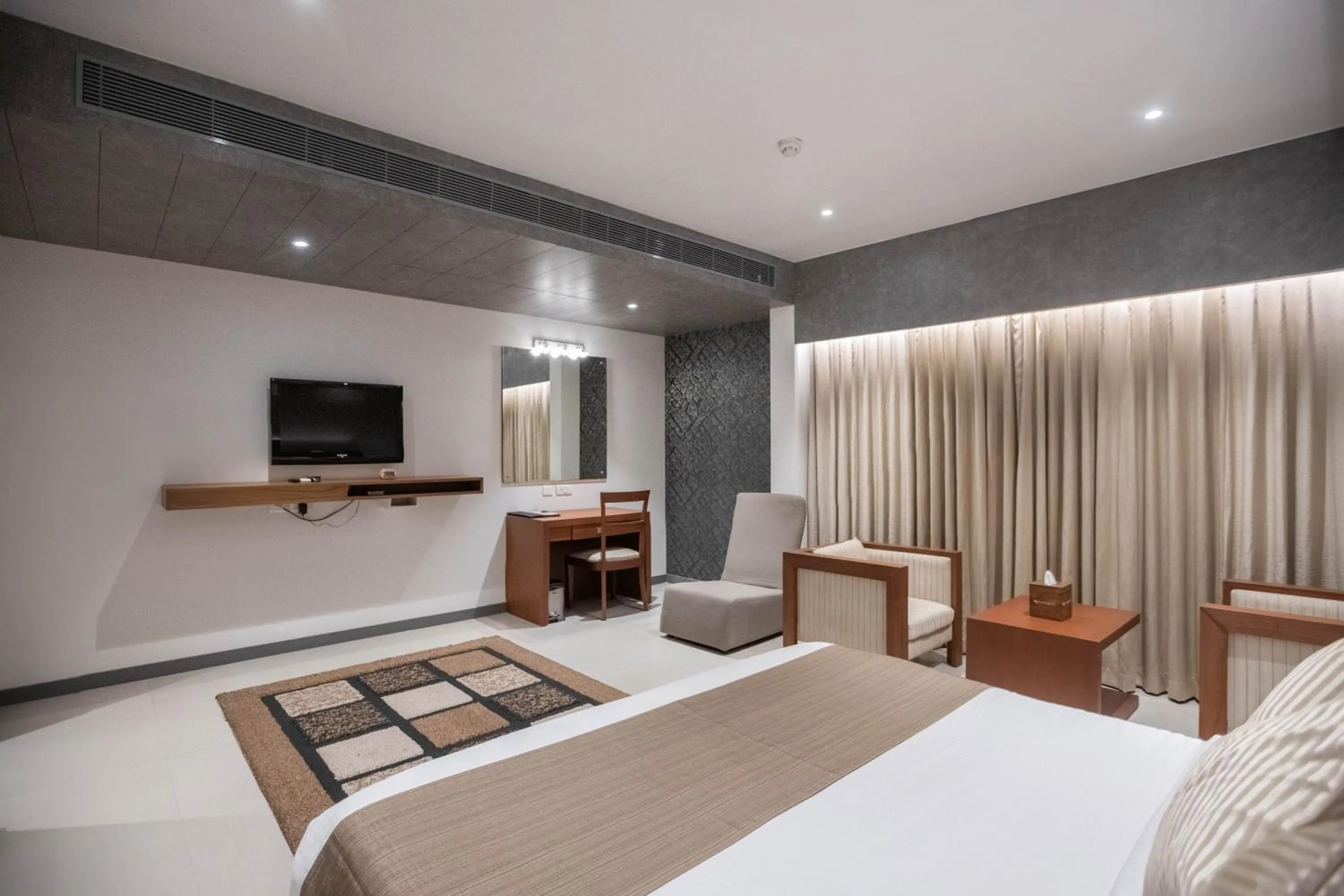 Deluxe Double Room - single occupancy in Hotel Niya Regency