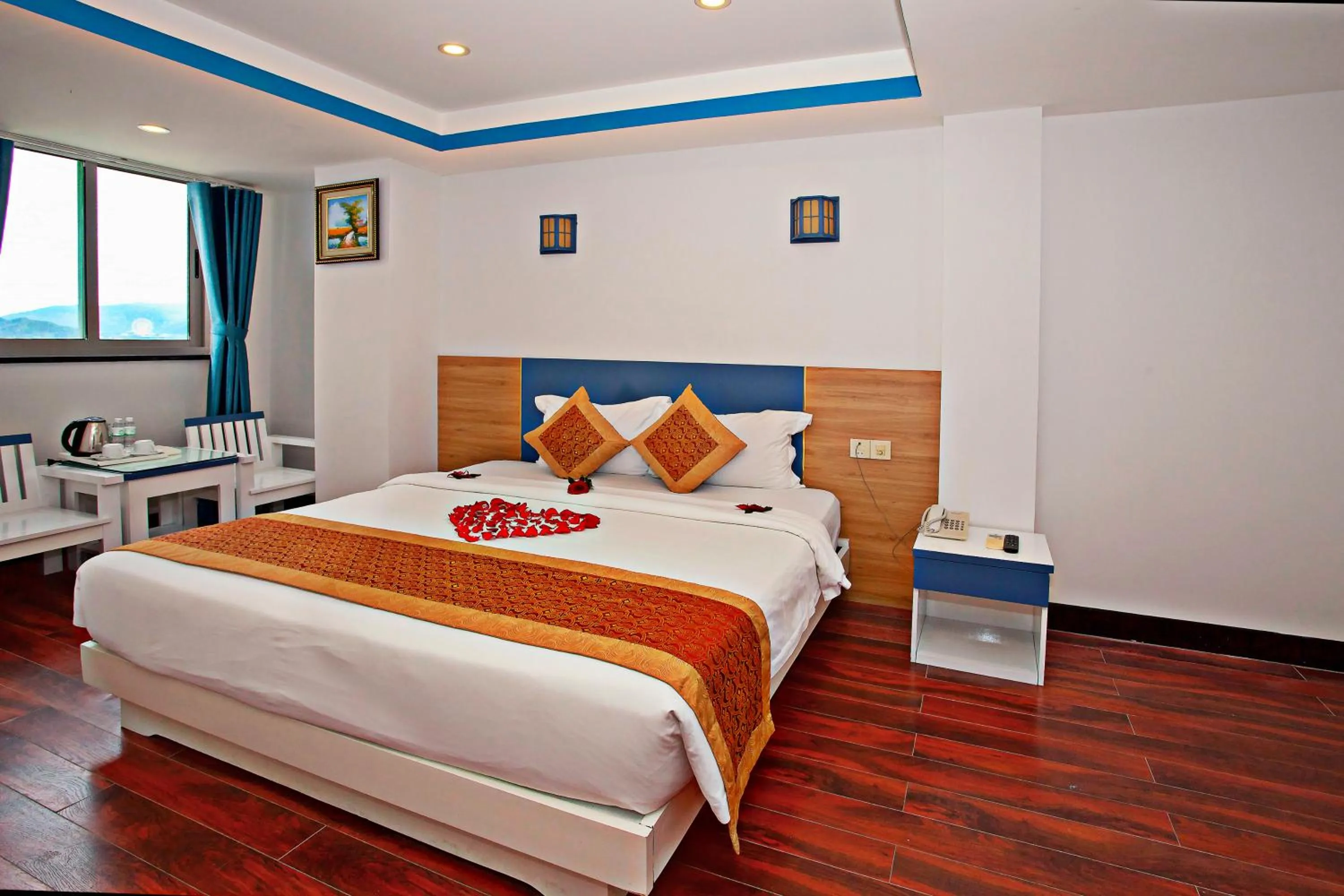 Deluxe Double or Twin Room with Sea View in Golden Rain 2 Hotel Nha Trang Beach