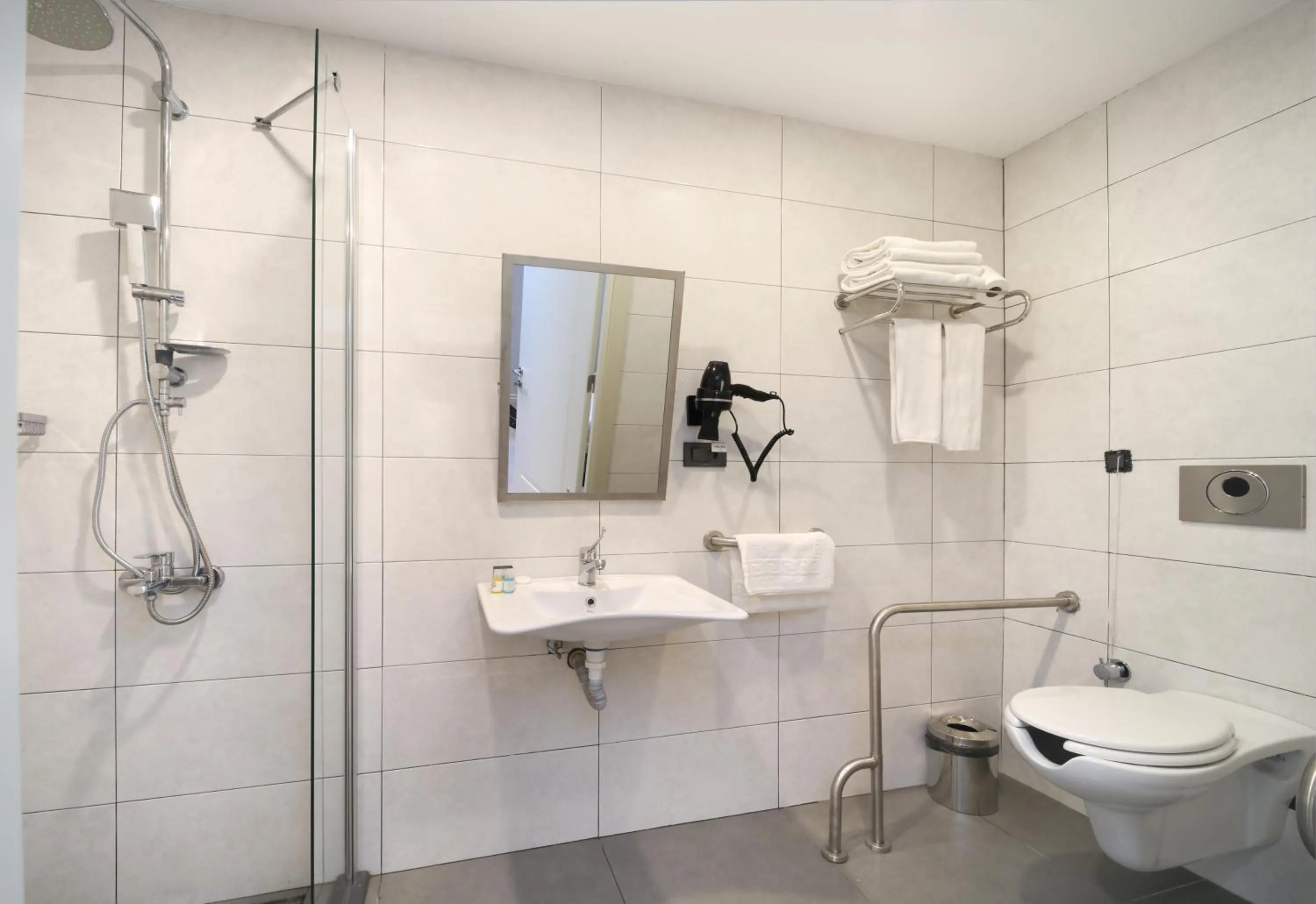 Standard Twin Room in Ess Hotel