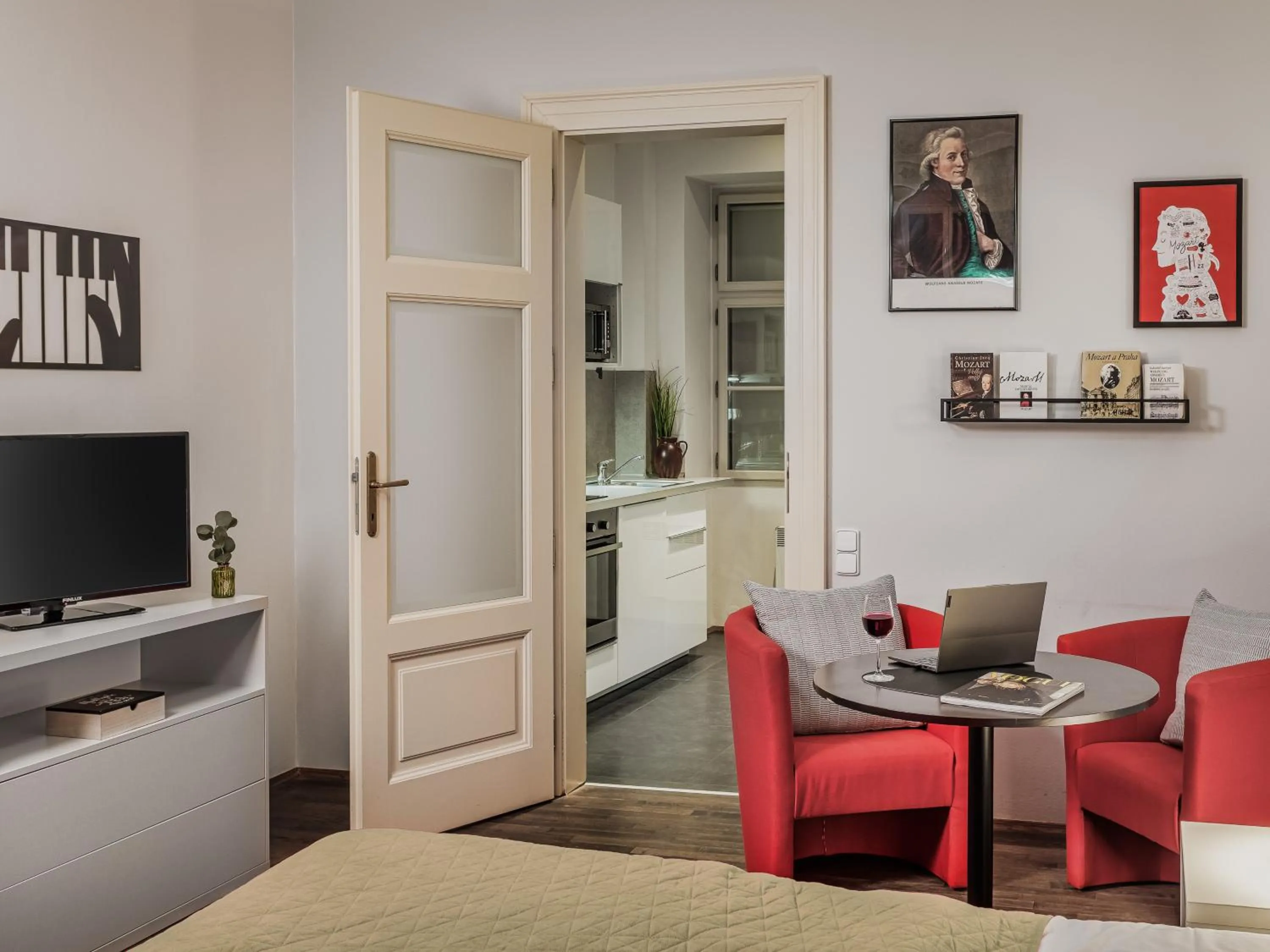 Studio Amadeus  in 4 Arts Apartments by Adrez