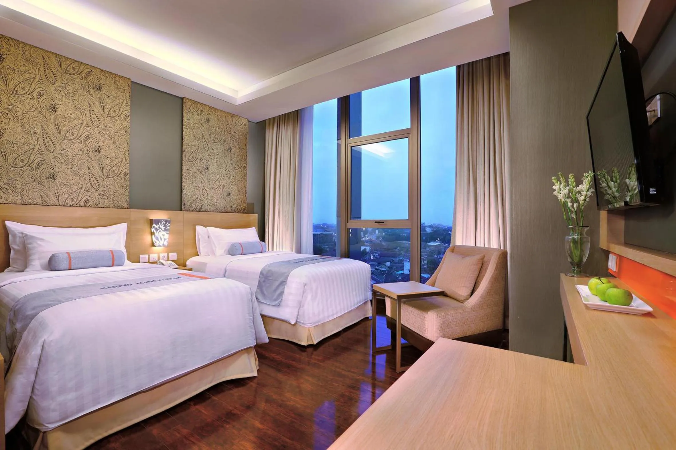 Deluxe Twin Room in Harper Malioboro Yogyakarta by ASTON