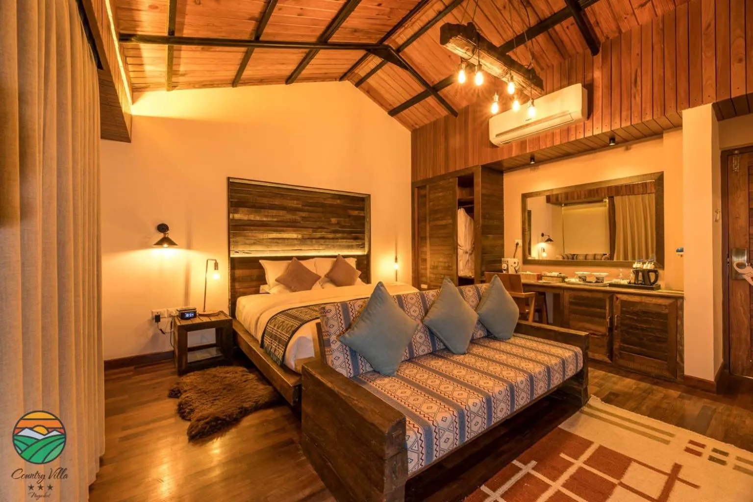 Deluxe Suite with Jacuzzi, 10% Discount on Food in Hotel Country Villa